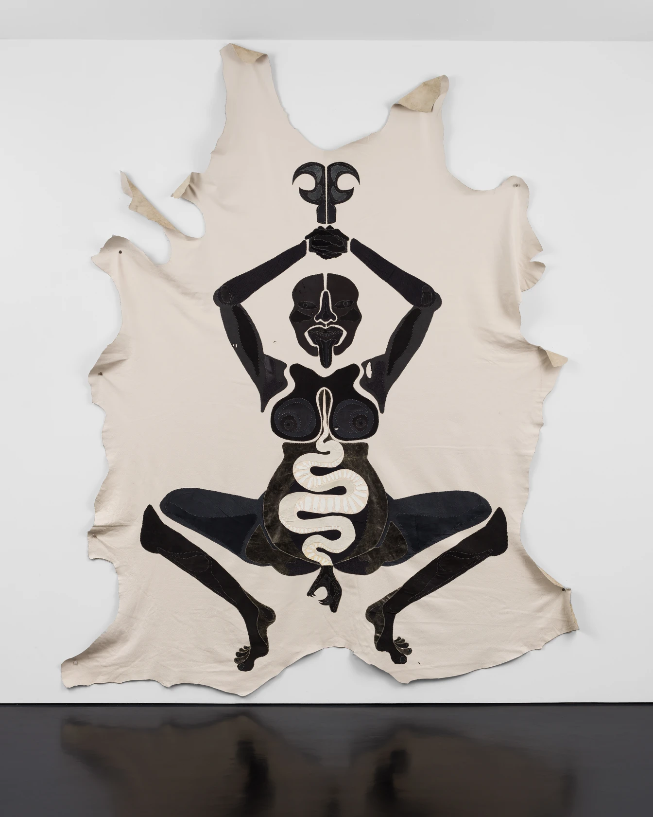 Tau Lewis The leg of the hen, 2020