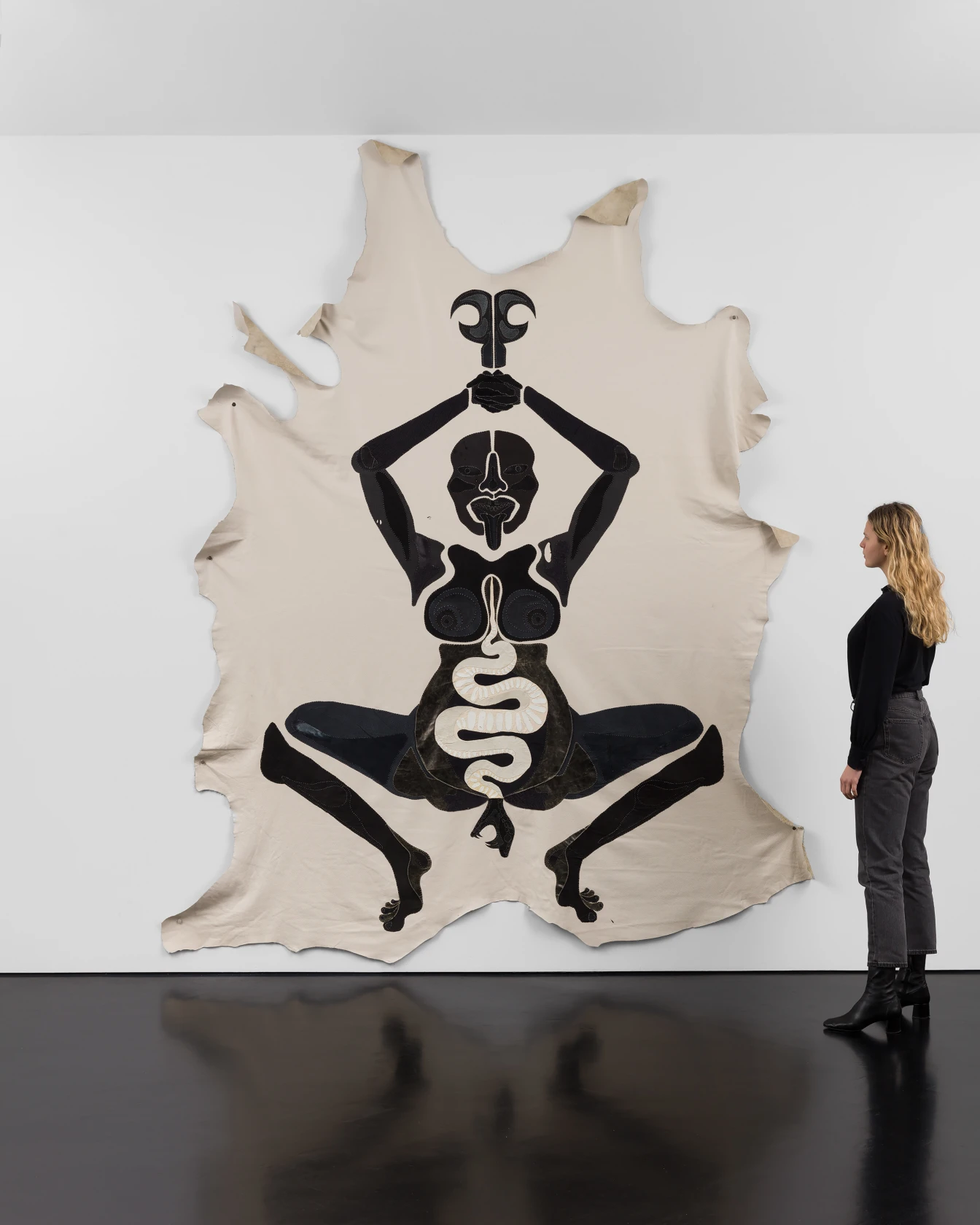 Tau Lewis The leg of the hen, 2020