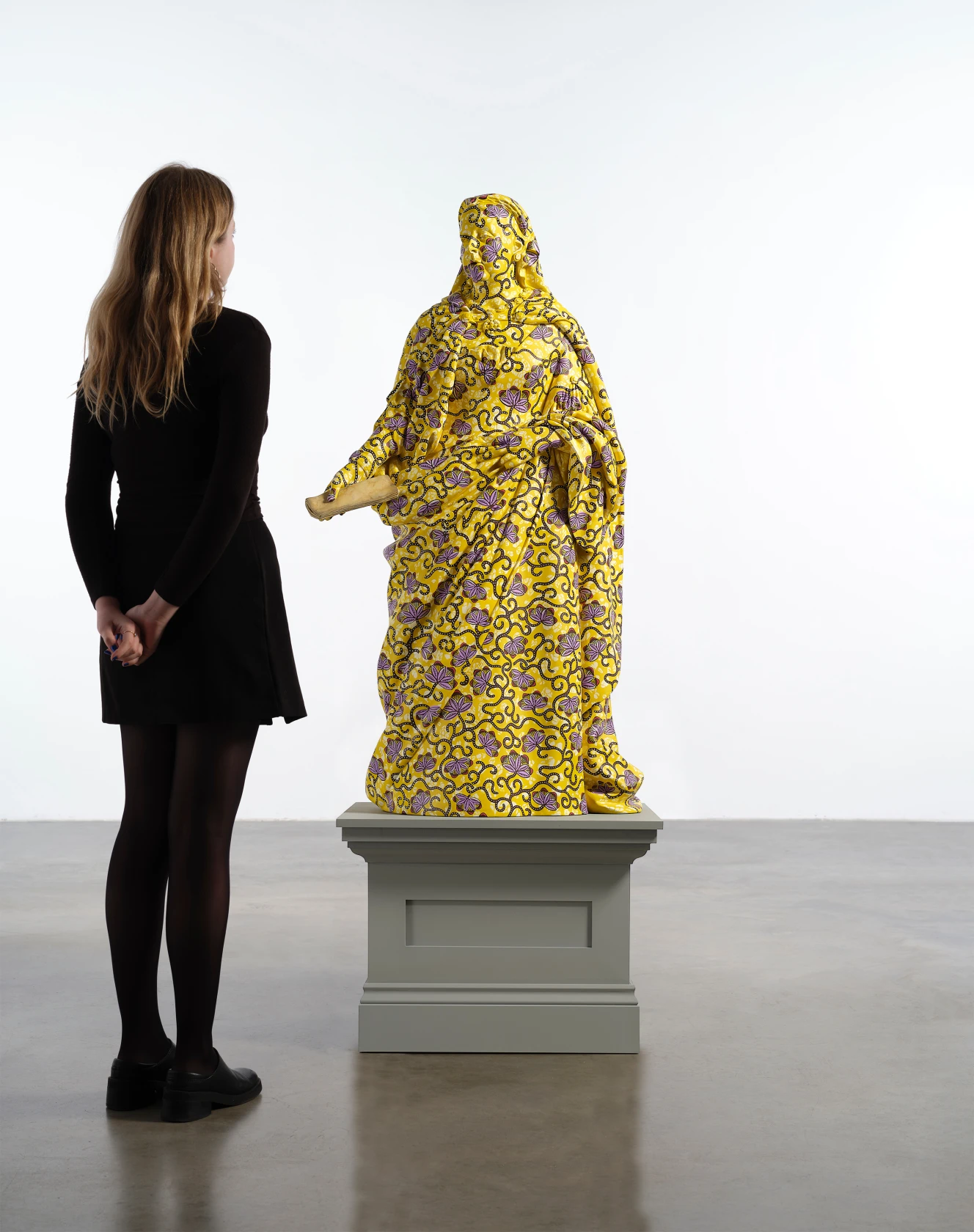 Yinka Shonibare Decolonised Structures (Queen Victoria), 2022