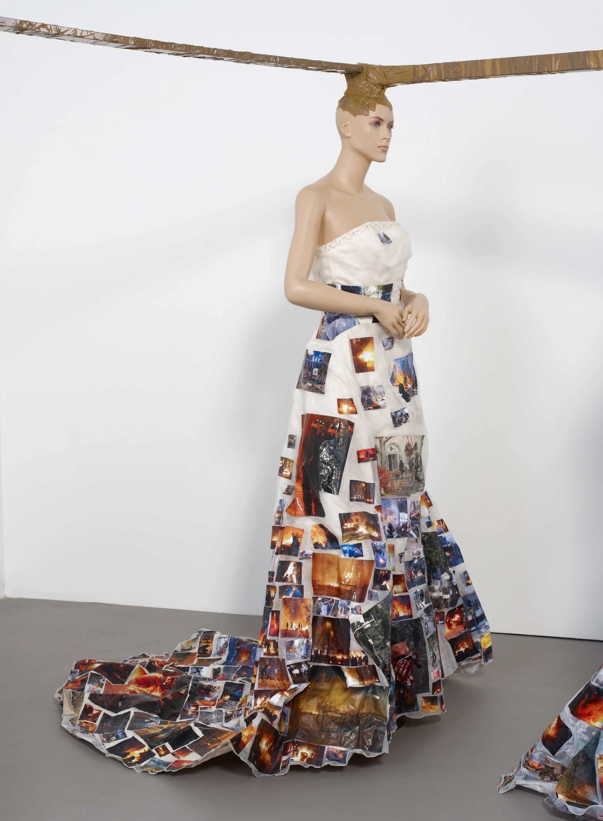 Thomas Hirschhorn, 4 Subjecters (Friendly Fire), 2009