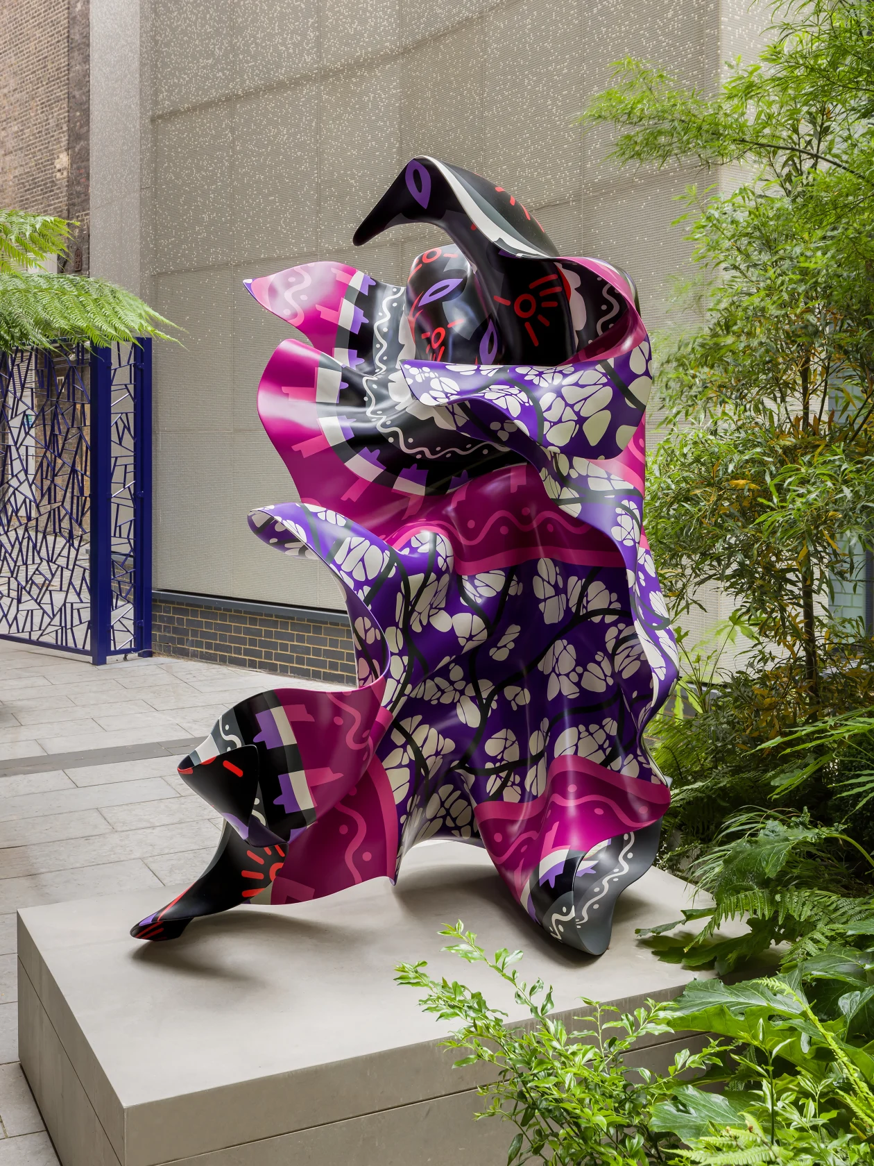 Yinka Shonibare, Wind Sculpture in Bronze (SG) I, 2023
