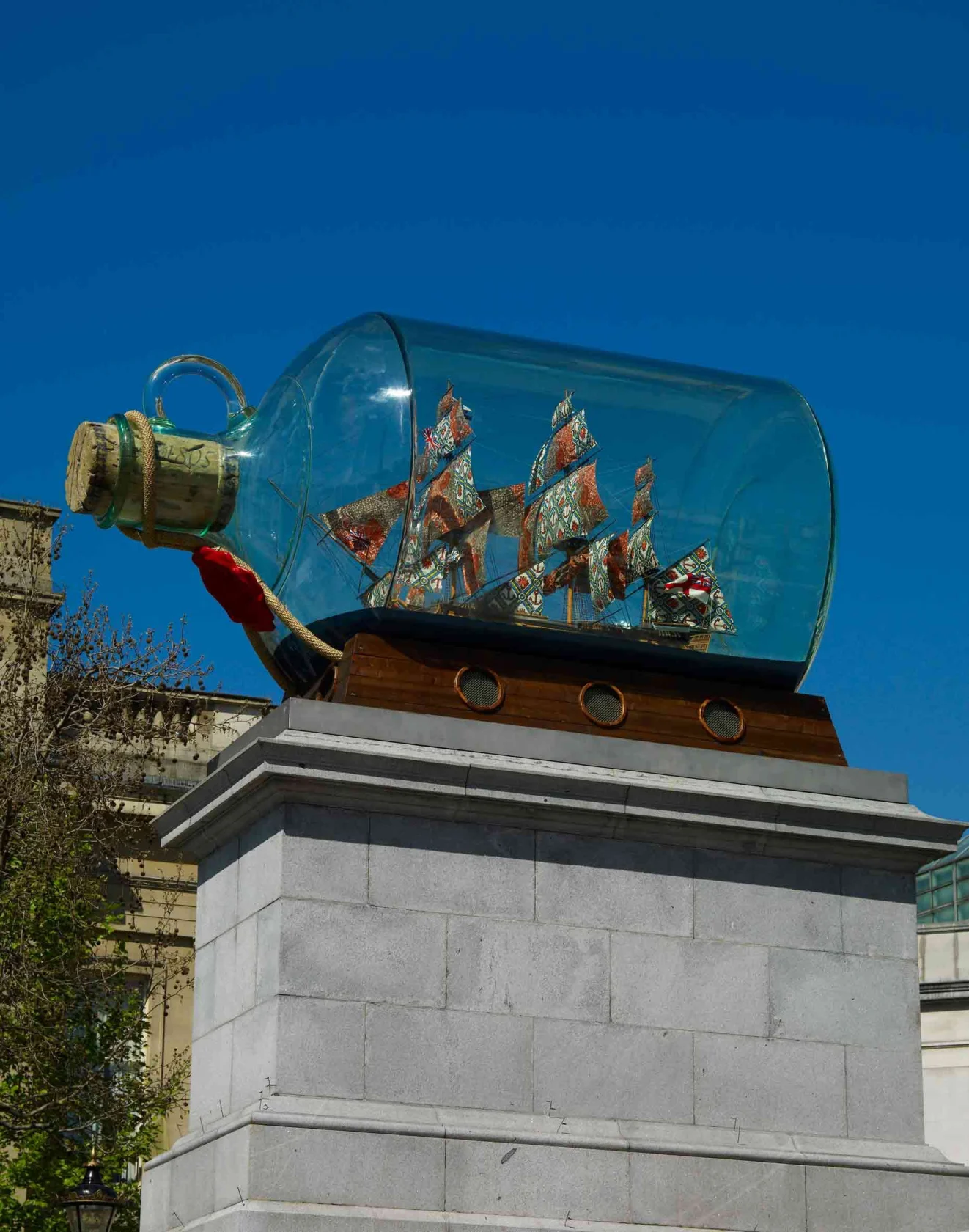 Yinka Shonibare, Nelson’s Ship in a Bottle, 2010