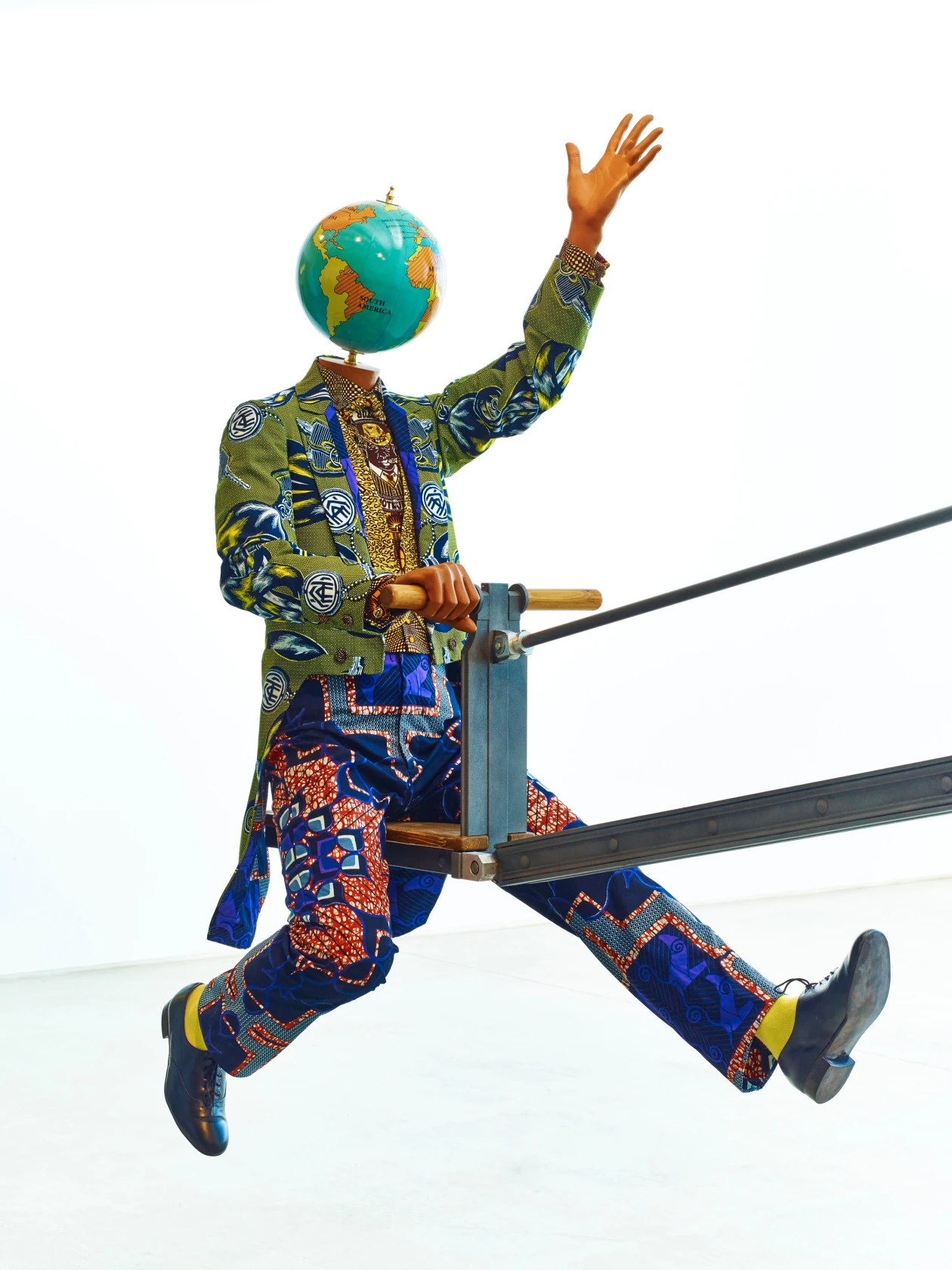 Yinka Shonibare, End of Empire, 2016
