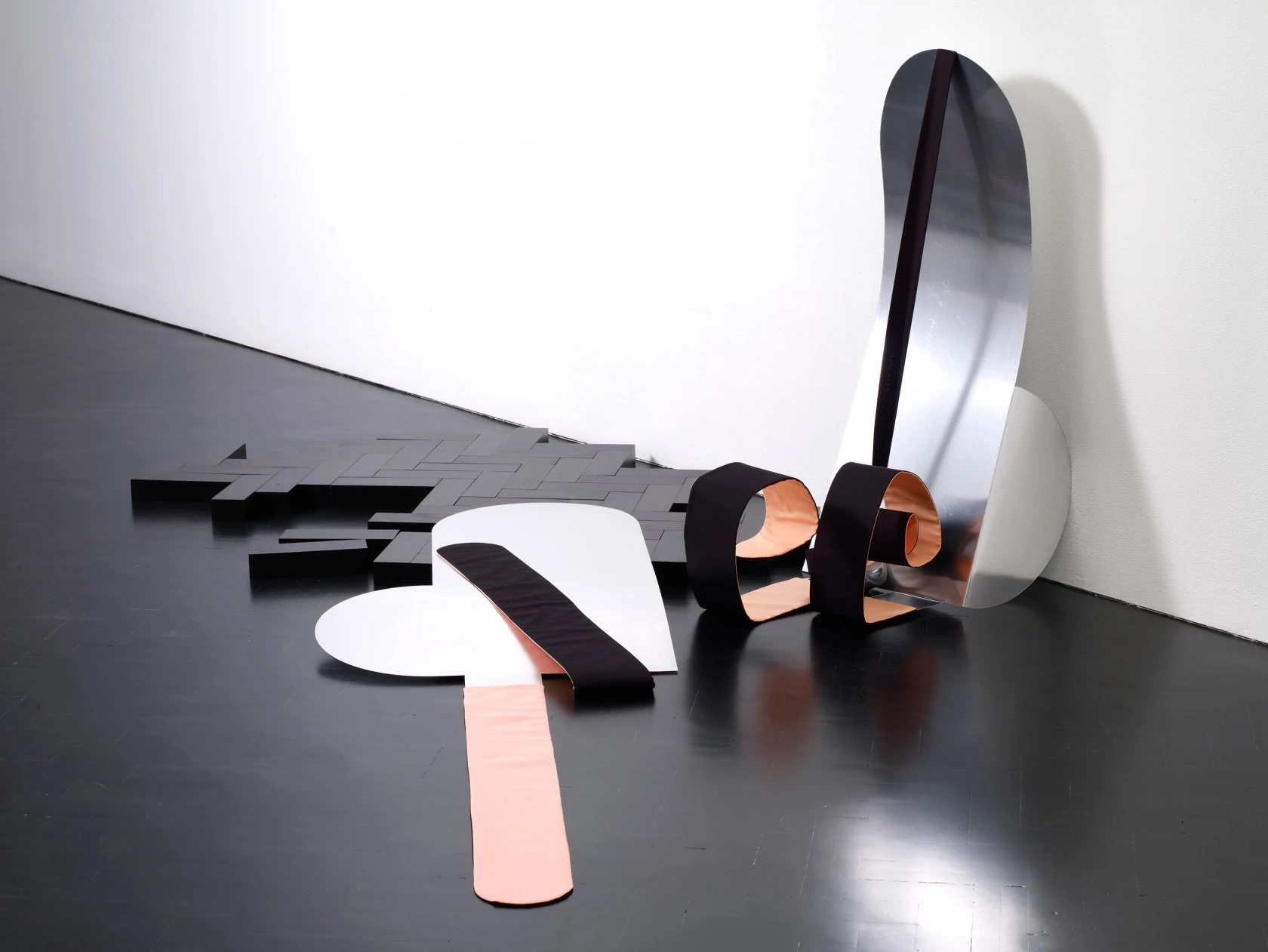 Claire Barclay, Clean Lean, 2010
