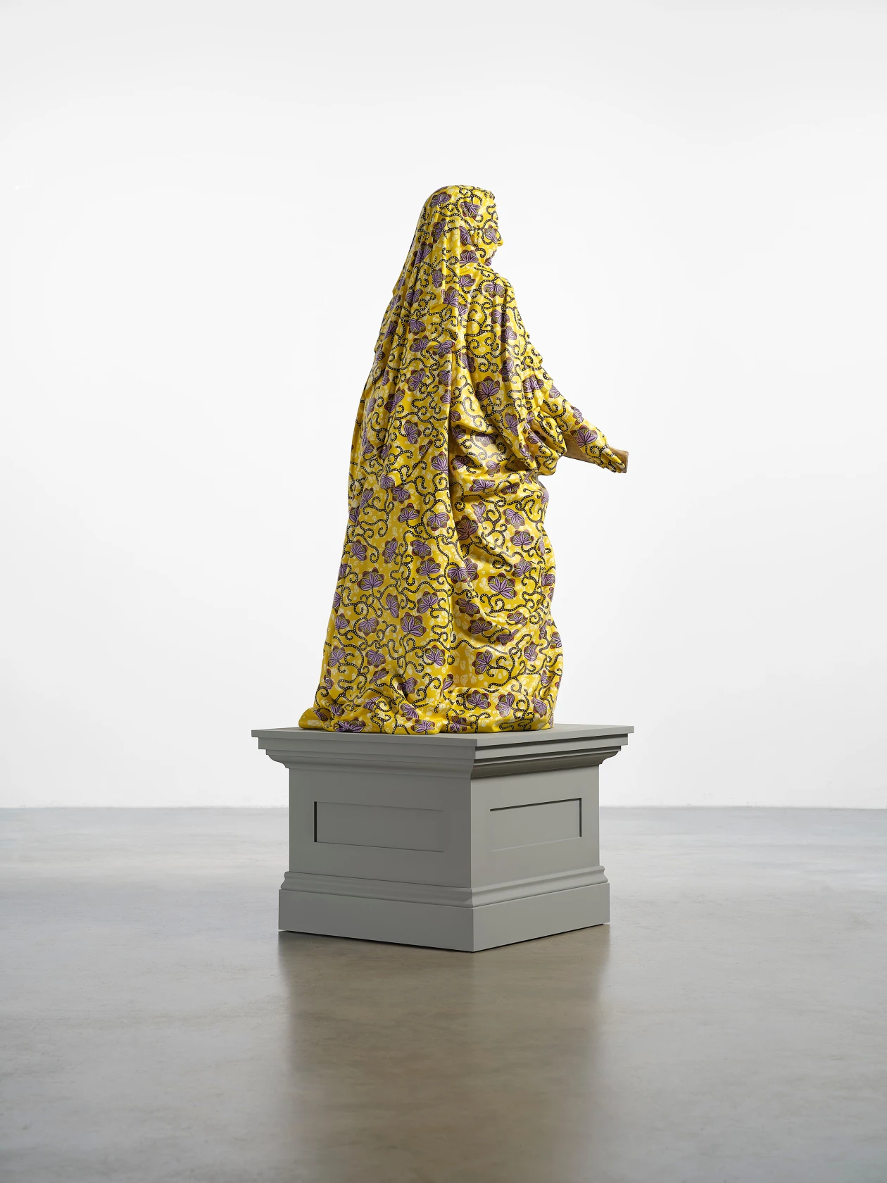 Yinka Shonibare Decolonised Structures (Queen Victoria), 2022
