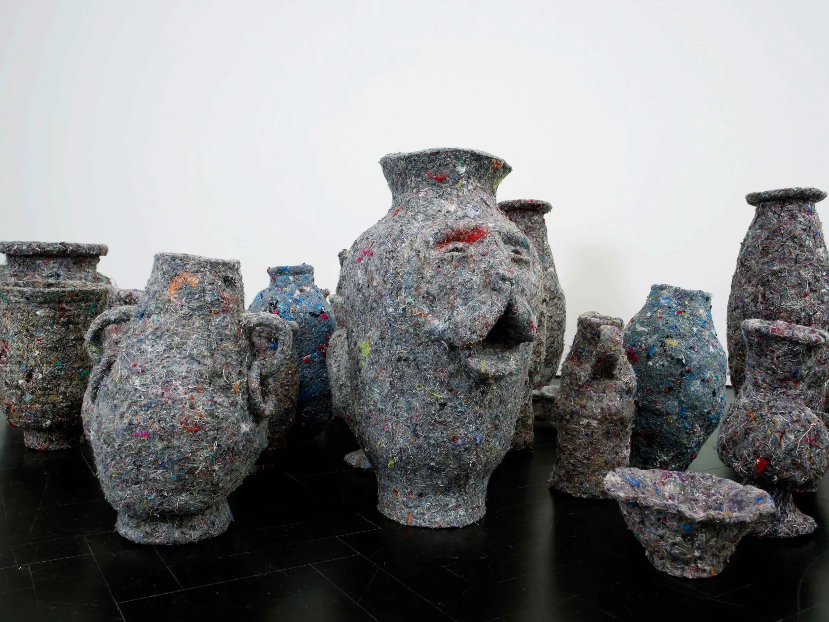 Tonico Lemos Auad, MOUTH, EARS, EYES just like us, 2009