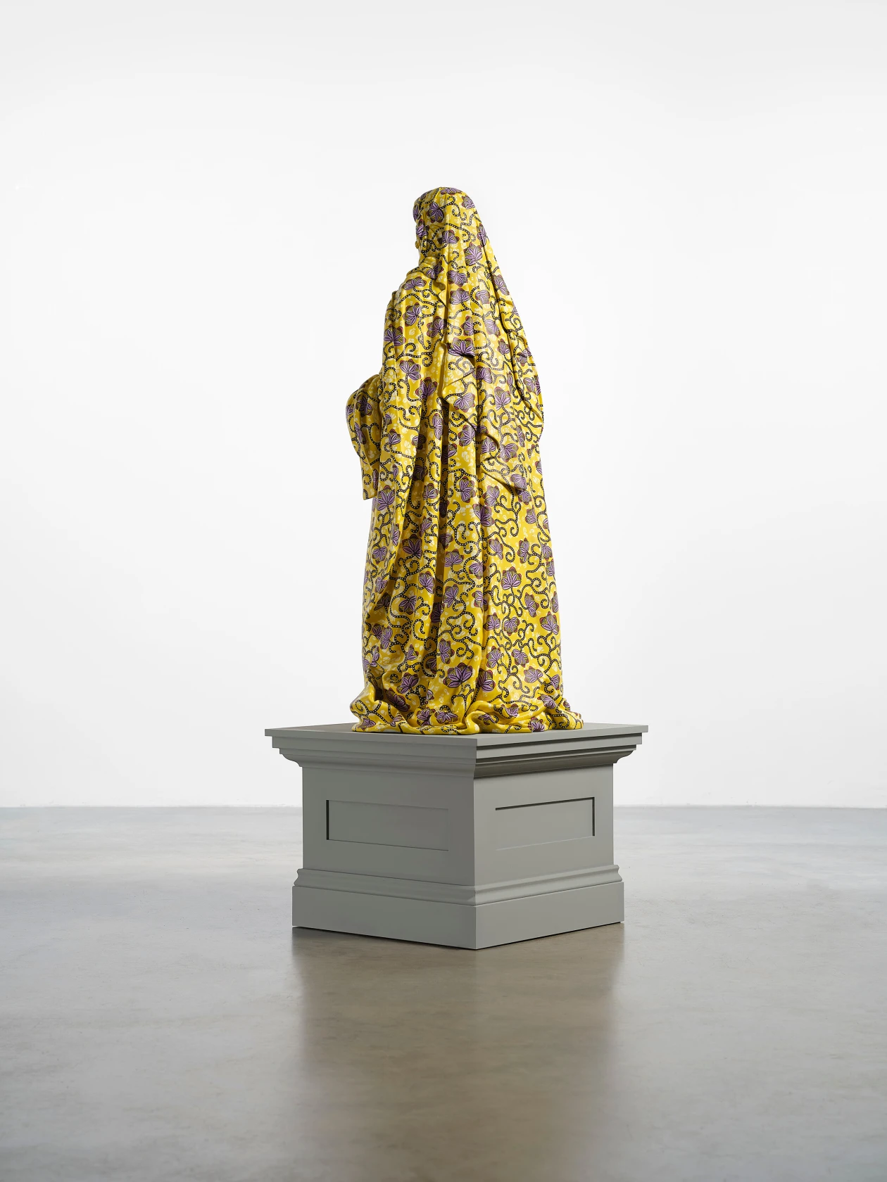 Yinka Shonibare Decolonised Structures (Queen Victoria), 2022