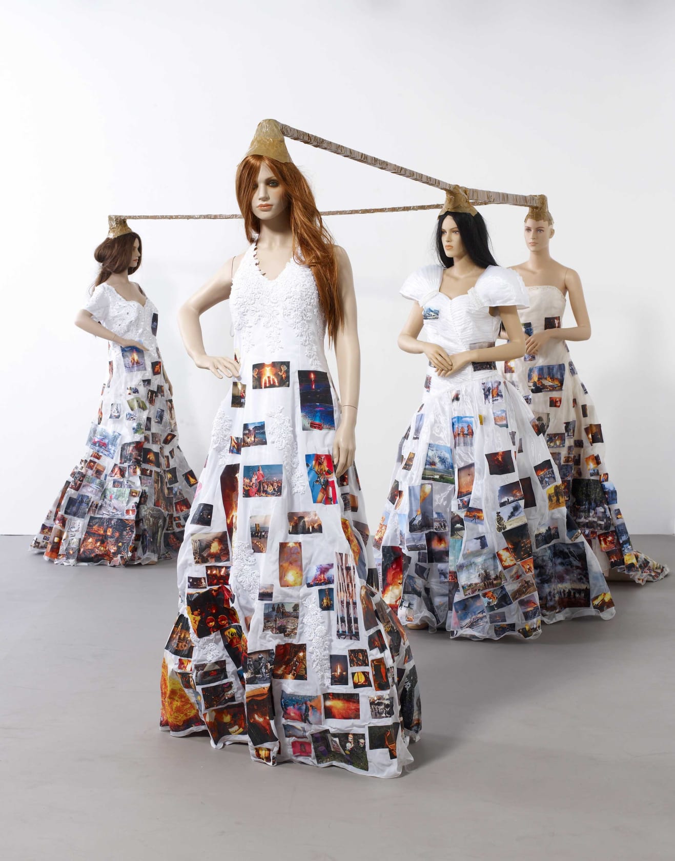 Thomas Hirschhorn, 4 Subjecters (Friendly Fire), 2009