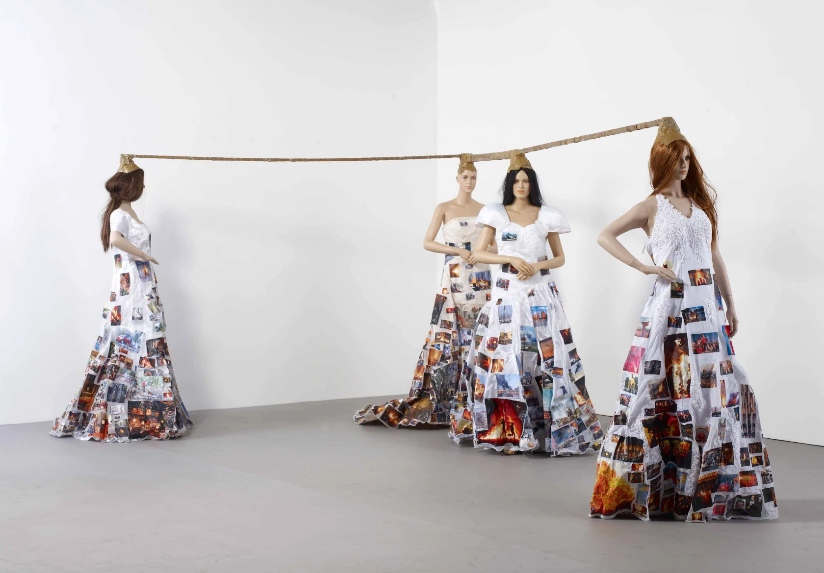 Thomas Hirschhorn, 4 Subjecters (Friendly Fire), 2009