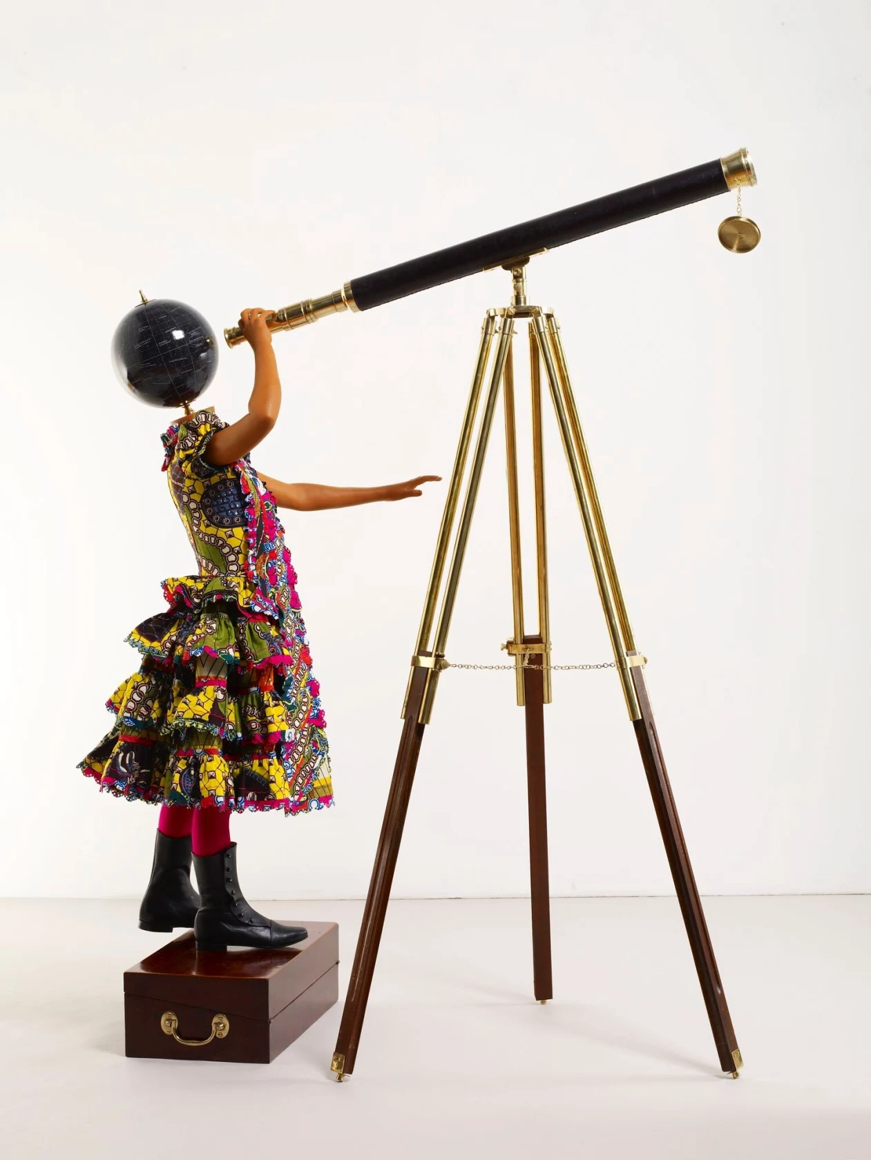 Yinka Shonibare, Planets in My Head, Physics, 2010