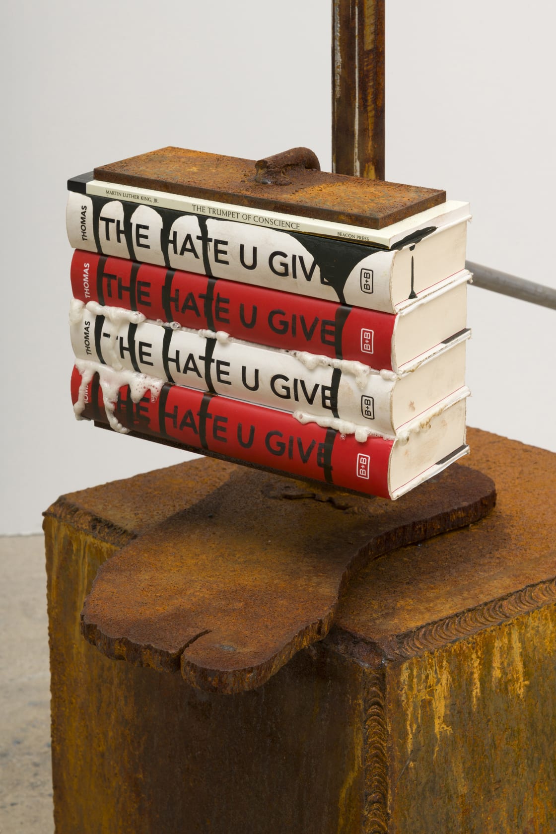 Deborah Roberts, trumpet of consciousness, 2019