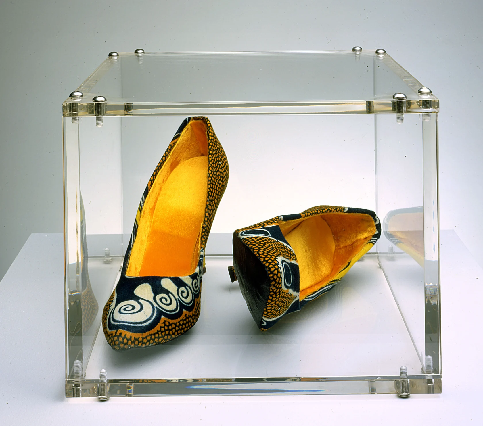 Yinka Shonibare, Cha Cha Cha, 1997