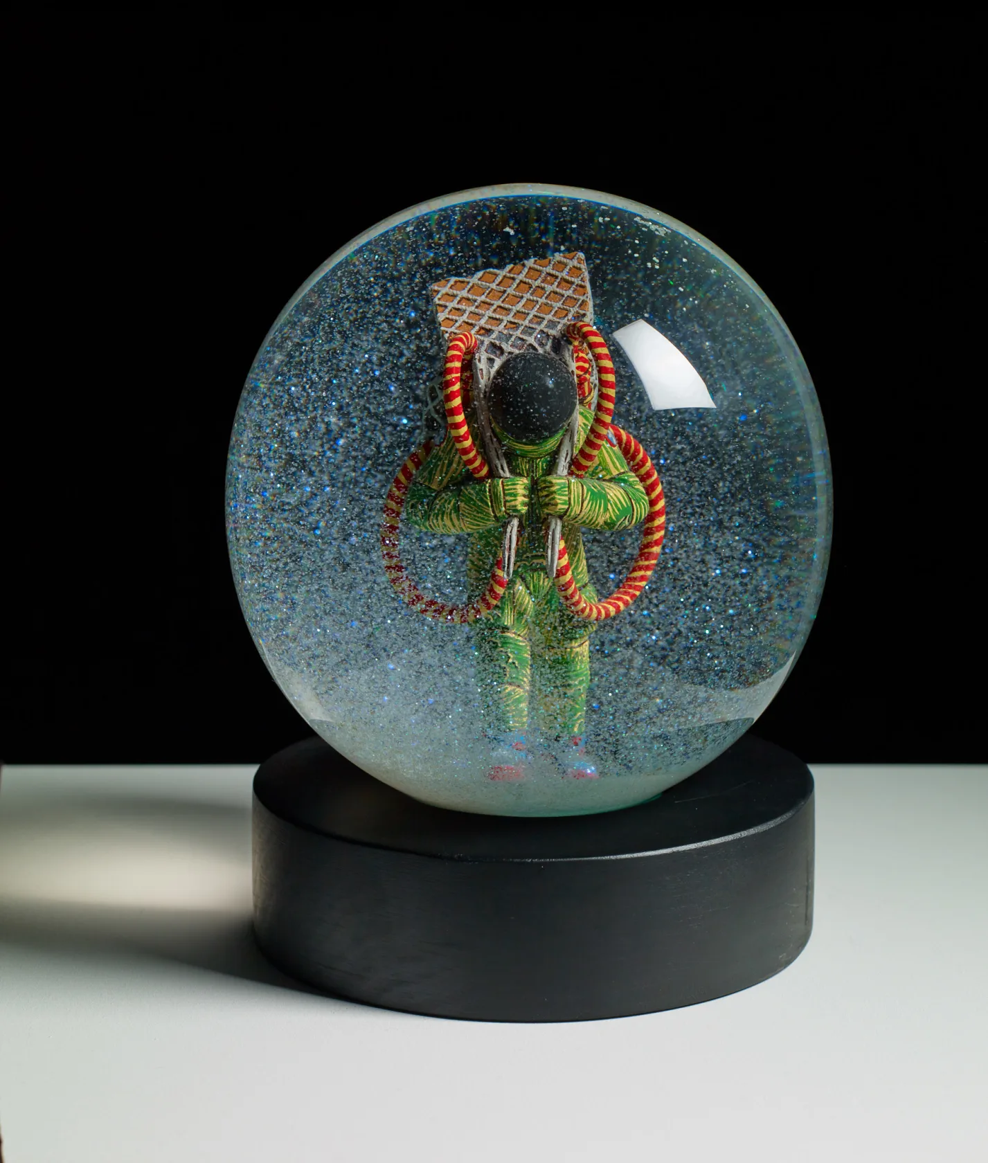 Yinka Shonibare, Refugee Astronaut in Snow Globe, 2020