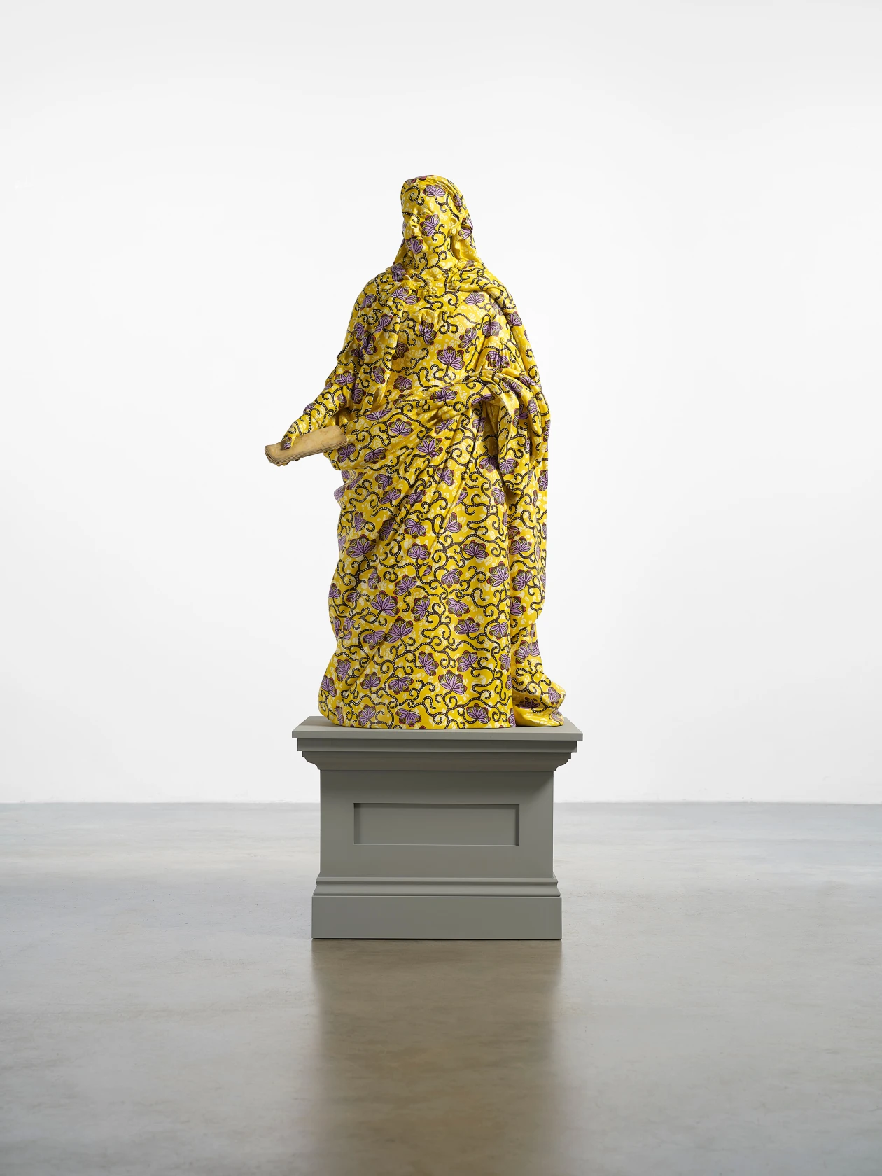 Yinka Shonibare Decolonised Structures (Queen Victoria), 2022