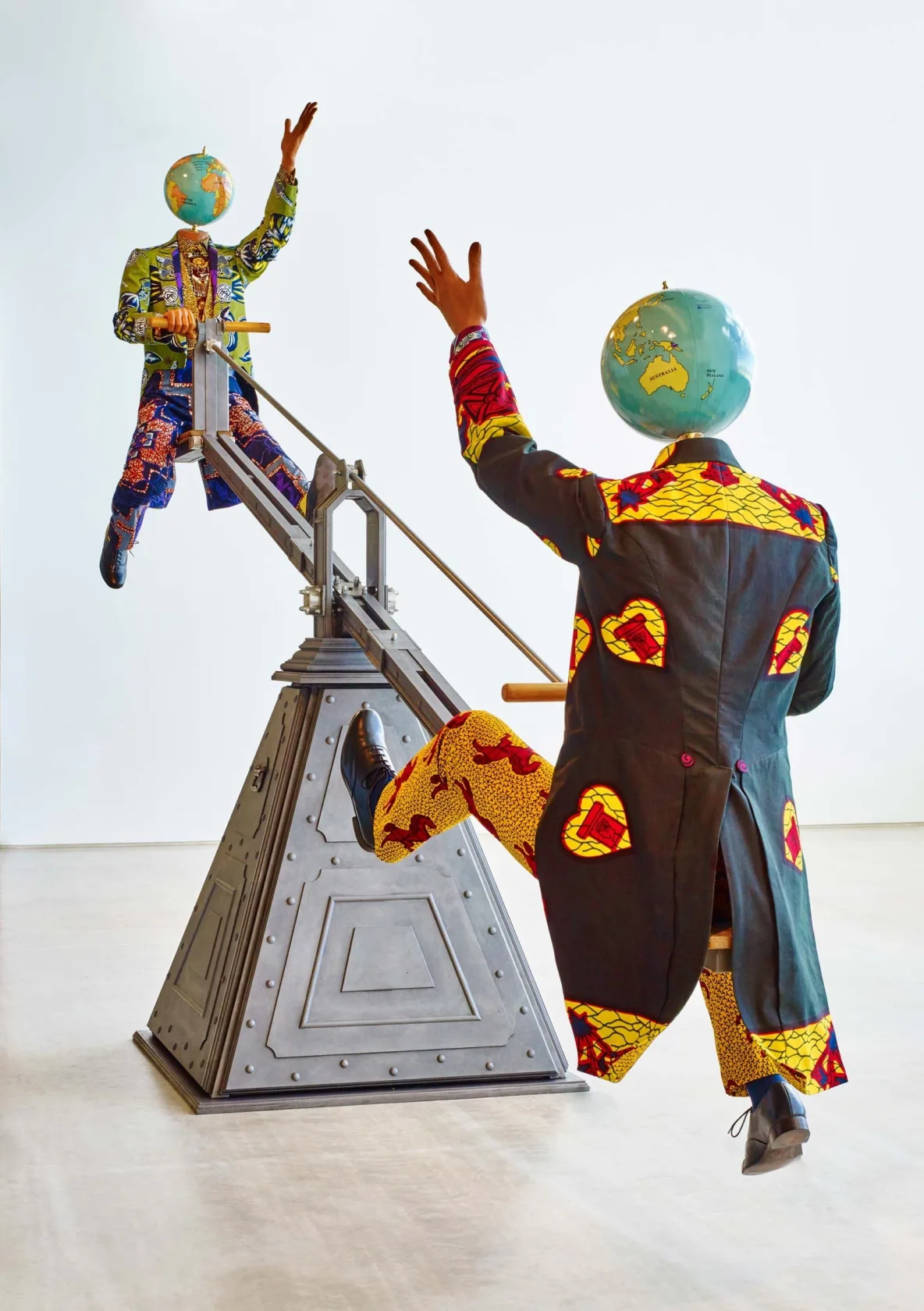 Yinka Shonibare, End of Empire, 2016