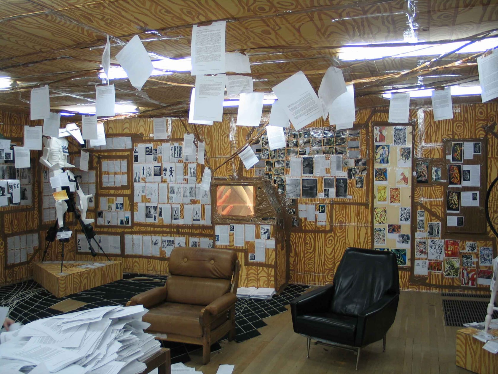 Thomas Hirschhorn, U-Lounge, 2003