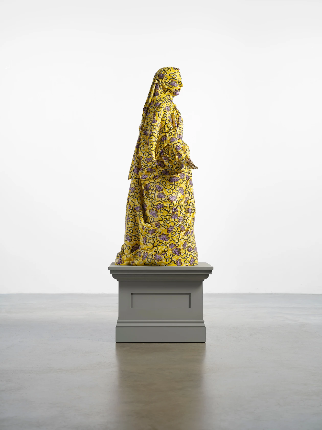 Yinka Shonibare Decolonised Structures (Queen Victoria), 2022
