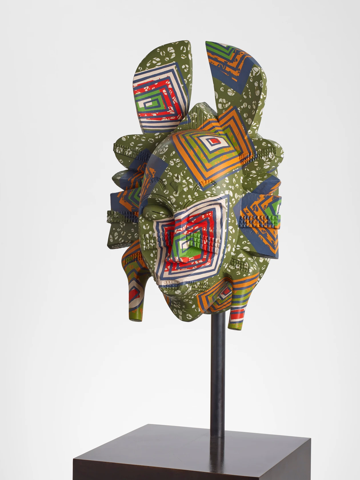 Yinka Shonibare, Hybrid Mask (K'peliye'e), 2020 - 2021