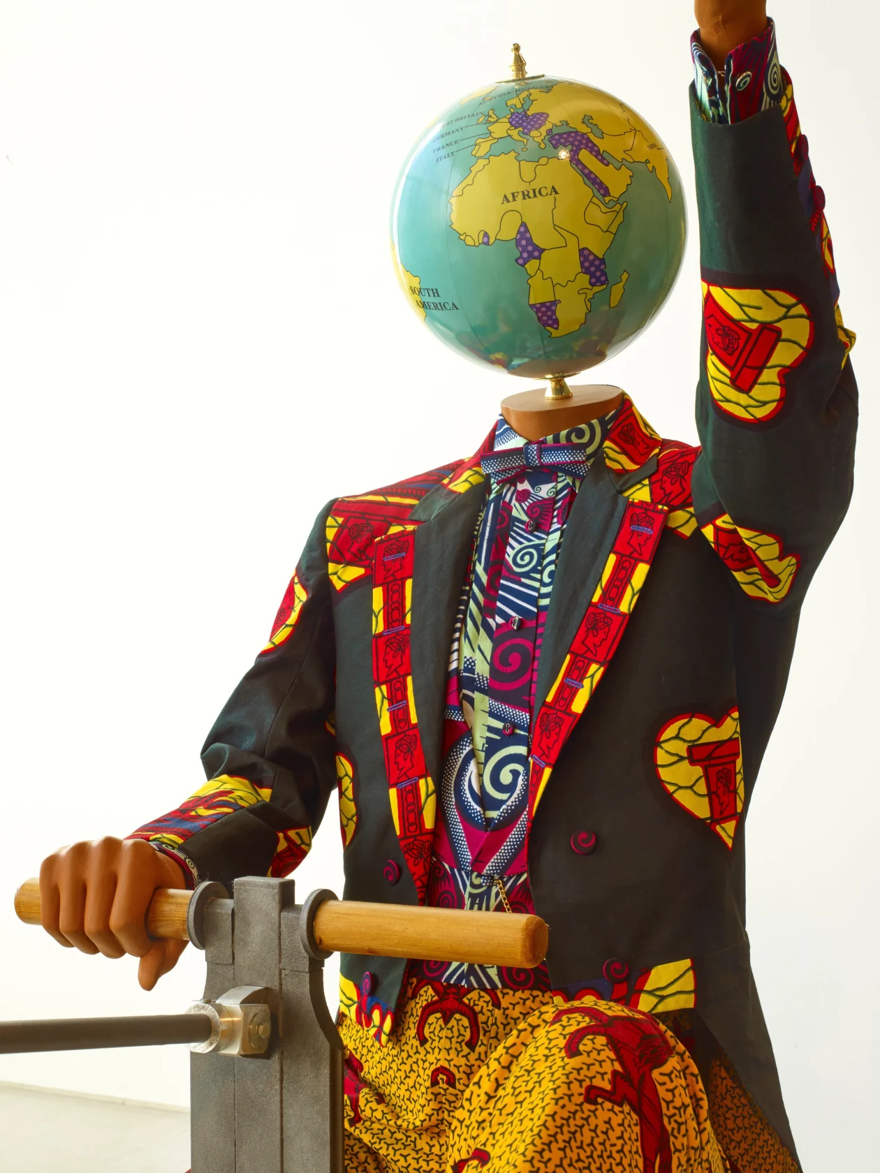 Yinka Shonibare, End of Empire, 2016