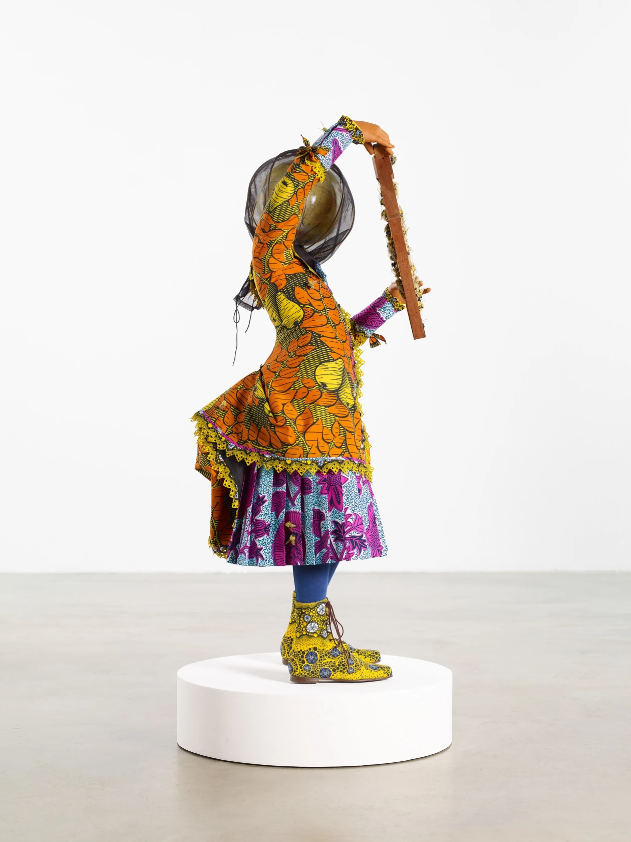 Yinka Shonibare, Beekeeper Girl II, 2022