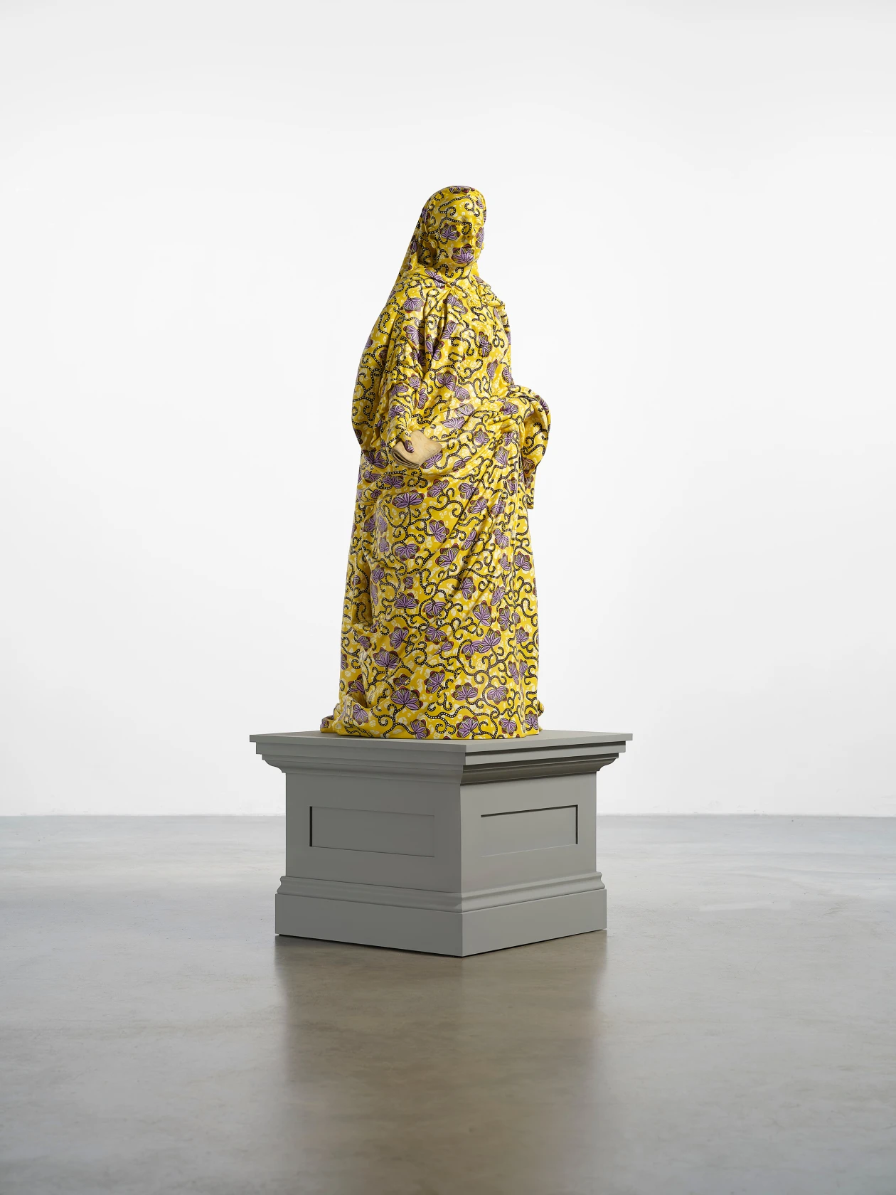 Yinka Shonibare Decolonised Structures (Queen Victoria), 2022