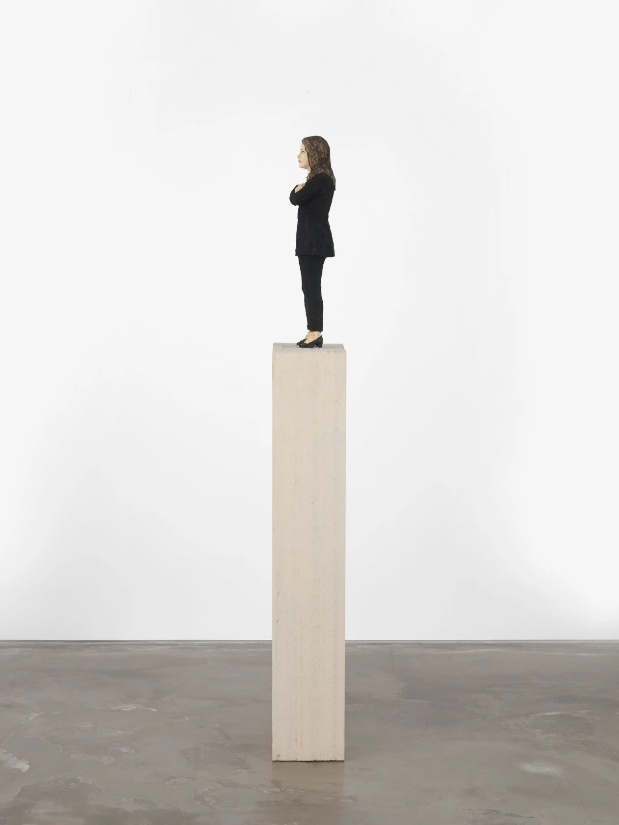 Stephan Balkenhol, Woman with Crossed Arms , 2019