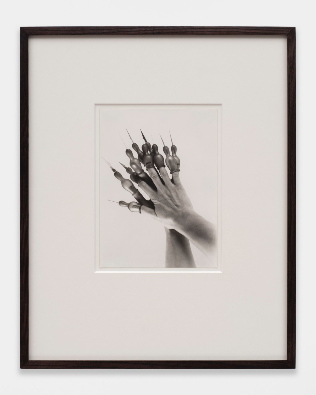 Renate Bertlmann, Messerschnullerhände - Ambivalenzen (Knife Dummy Hands - Ambivalence), 1981