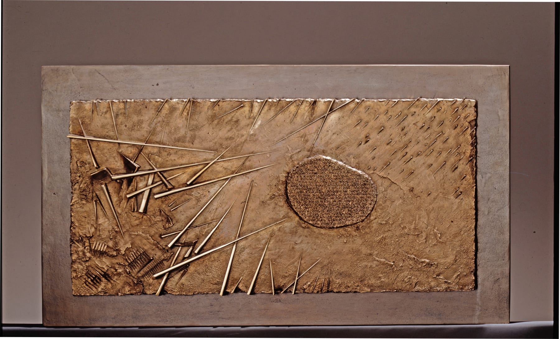 Arnaldo Pomodoro, Frammento II, da L'Arte dell'uomo primordiale di Emilio Villa, 2004