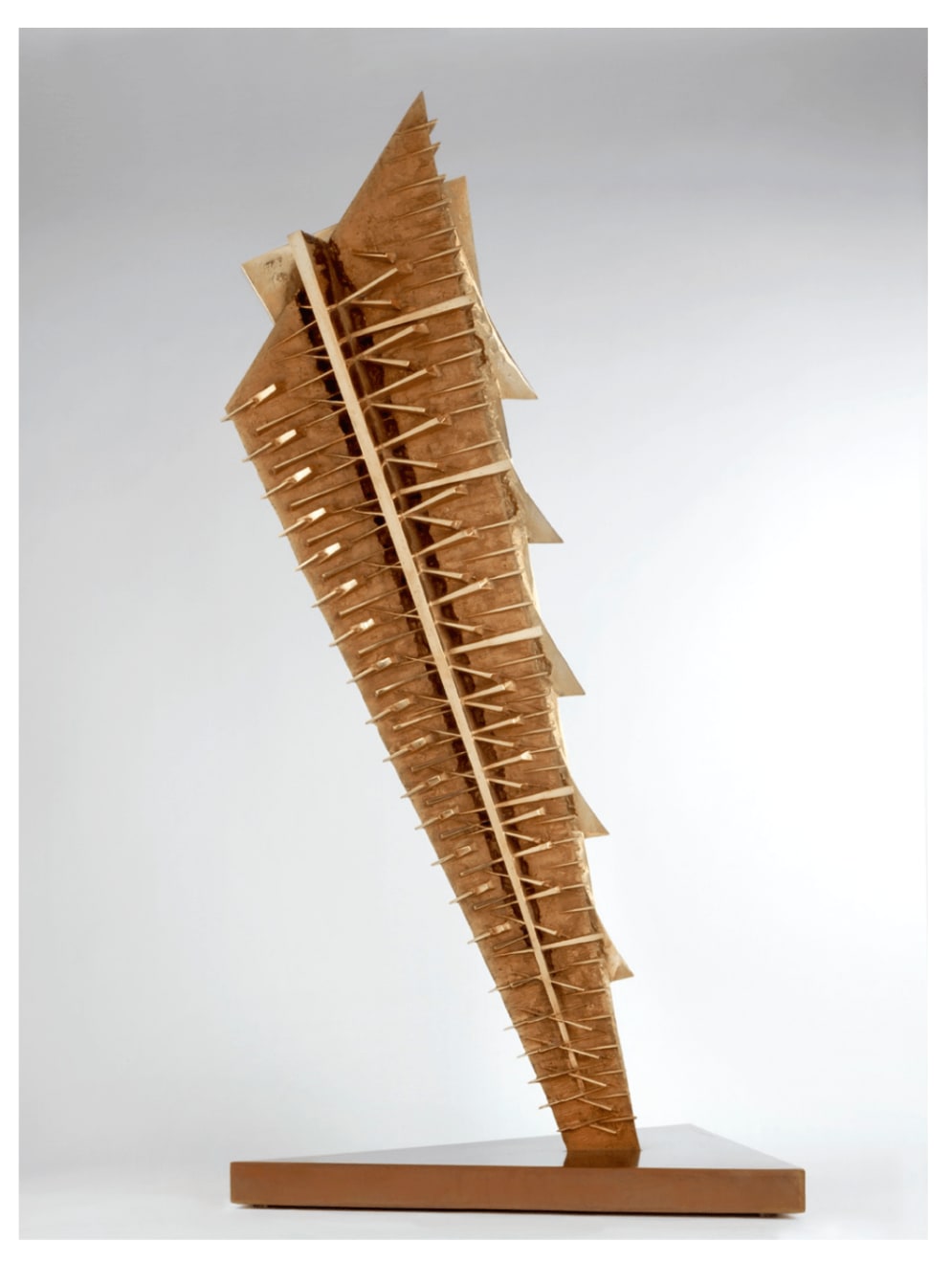 Arnaldo Pomodoro, Cuneo con frecce, studio, 2006