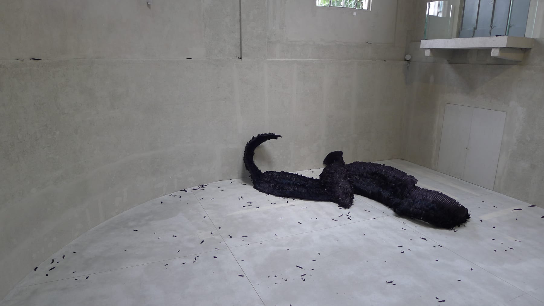 Laura Lima, Pássaro (co-autoria Laura Lima & Zé Carlos Garcia), 2015/2018