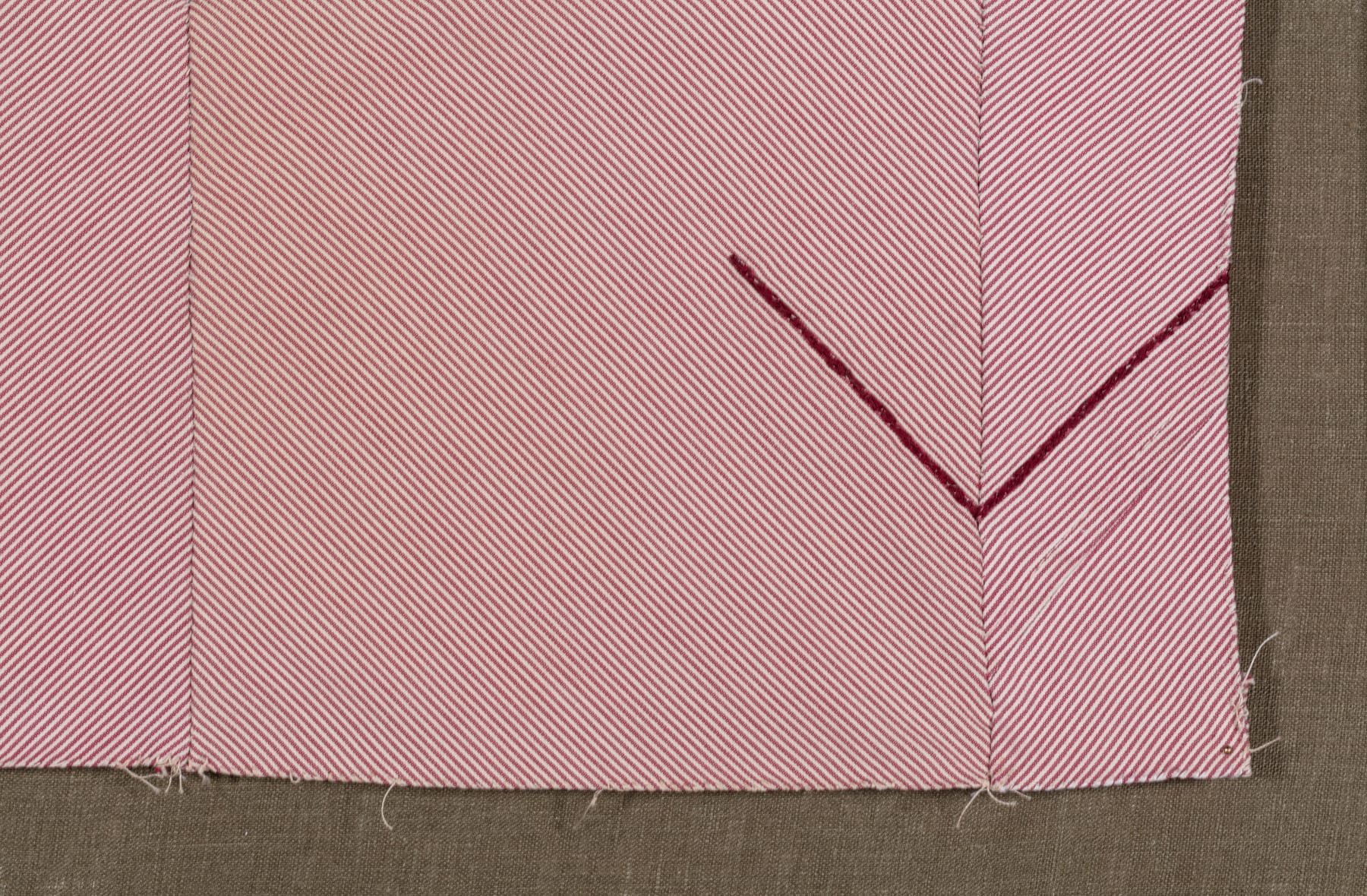 João Modé, Construtivo [Paninho] listras vermelhas e brancas, 2022