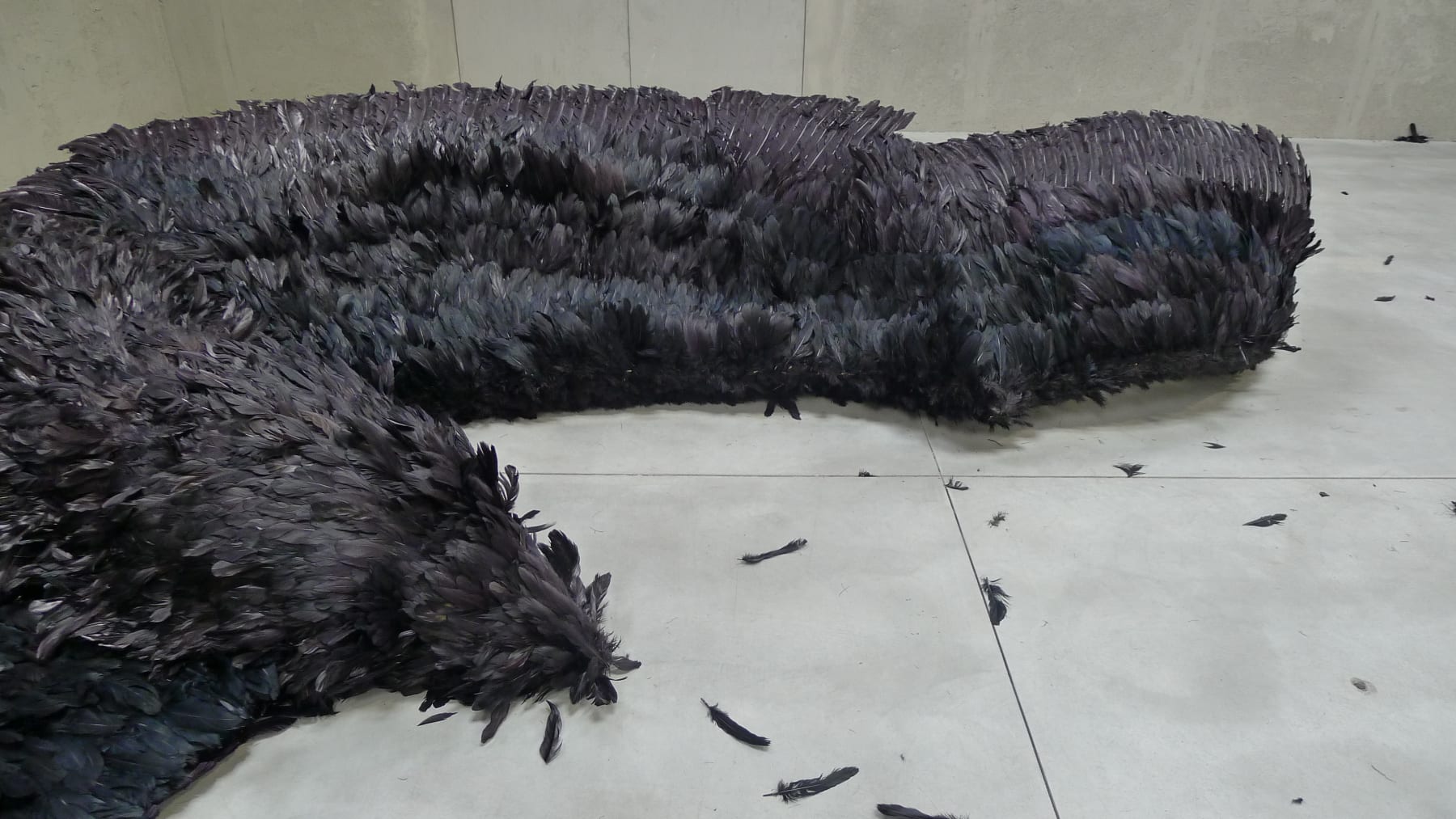 Laura Lima, Pássaro (co-autoria Laura Lima & Zé Carlos Garcia), 2015/2018