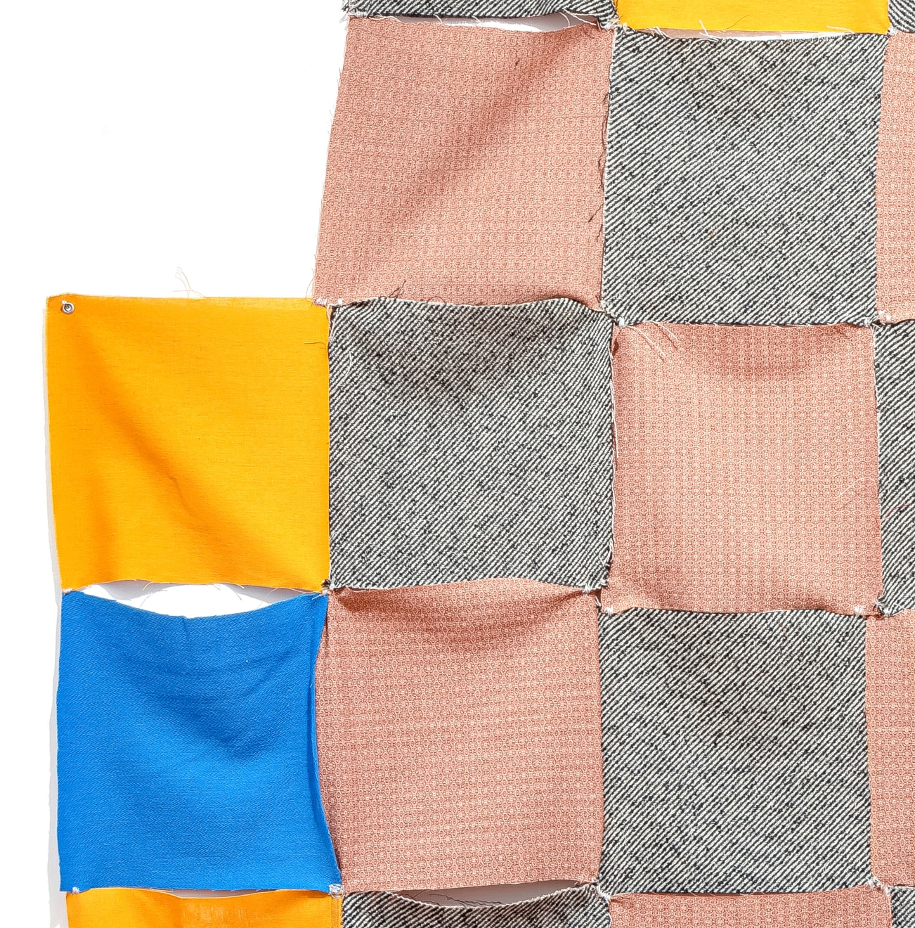 Luisa Brandelli, O terno do boto cor-de-rosa, 2022