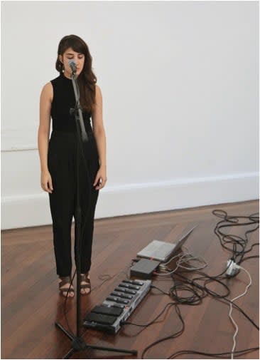 Vivian Caccuri, Dissimulado