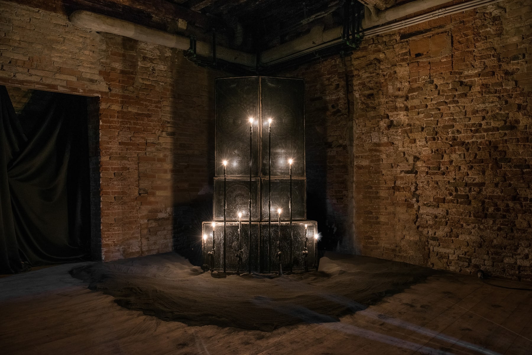 Vivian Caccuri, Oratório (Tidal Wave), 2016