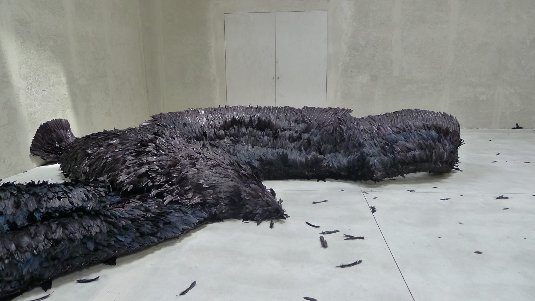 Laura Lima, Pássaro (co-autoria Laura Lima & Zé Carlos Garcia), 2015/2018