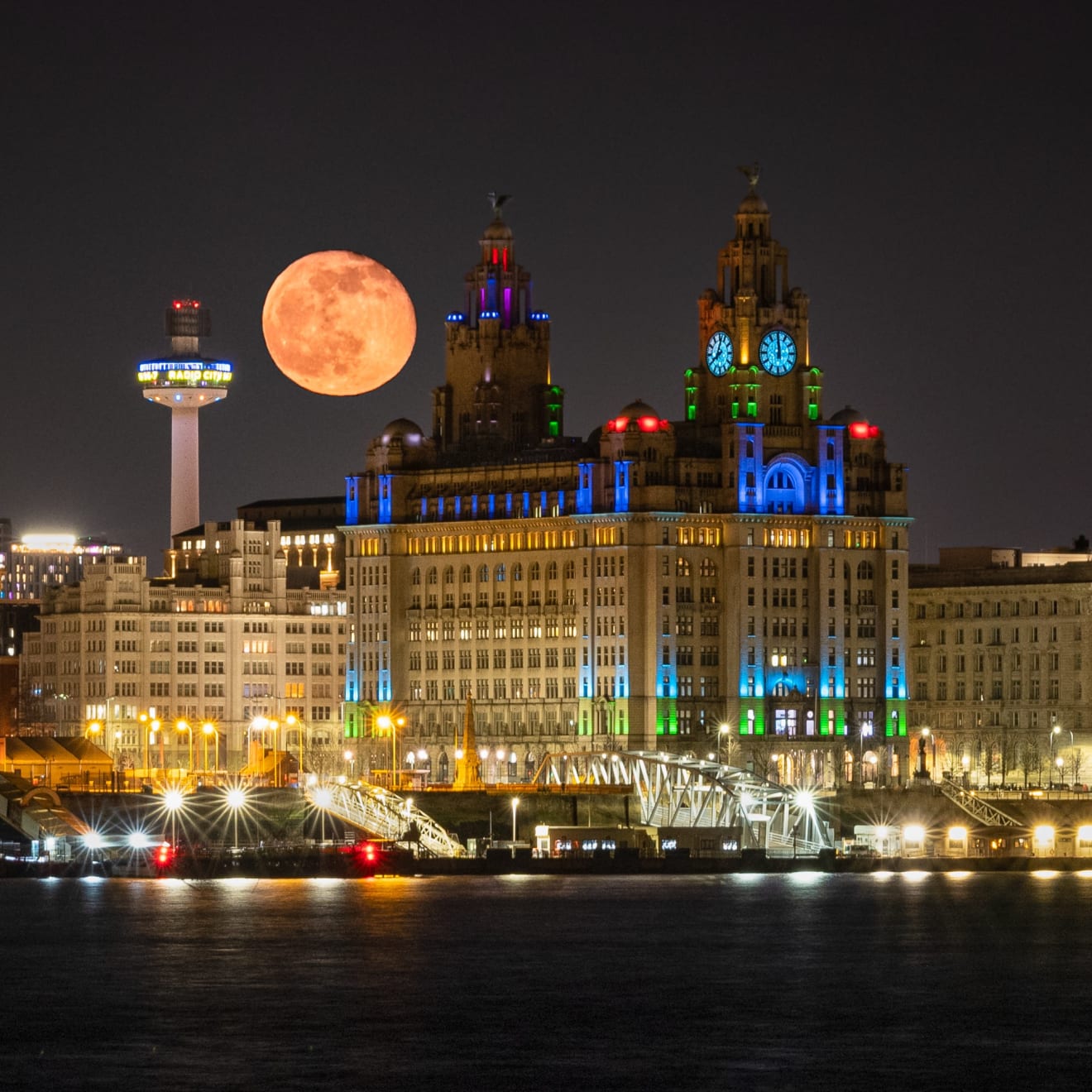 Ant Dailey, Moon Over The Liver Building, 2021