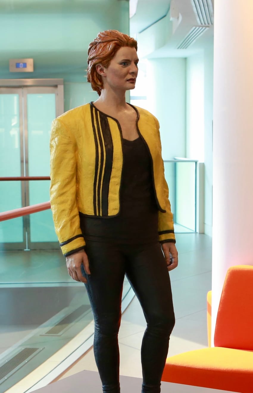 Sean Henry, Woman (Looking), 2014