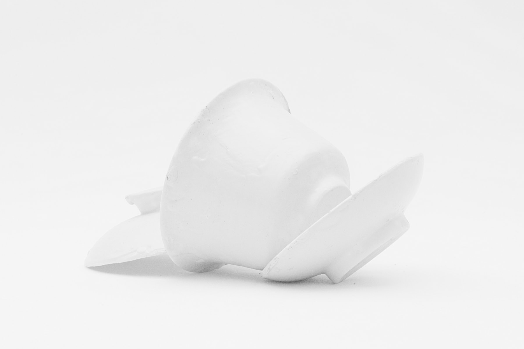 陈萧伊 Chen Xiaoyi, 消解的方式之一，接近透明系列 A Method of Dissolution, Becoming Transparent Series, 2015