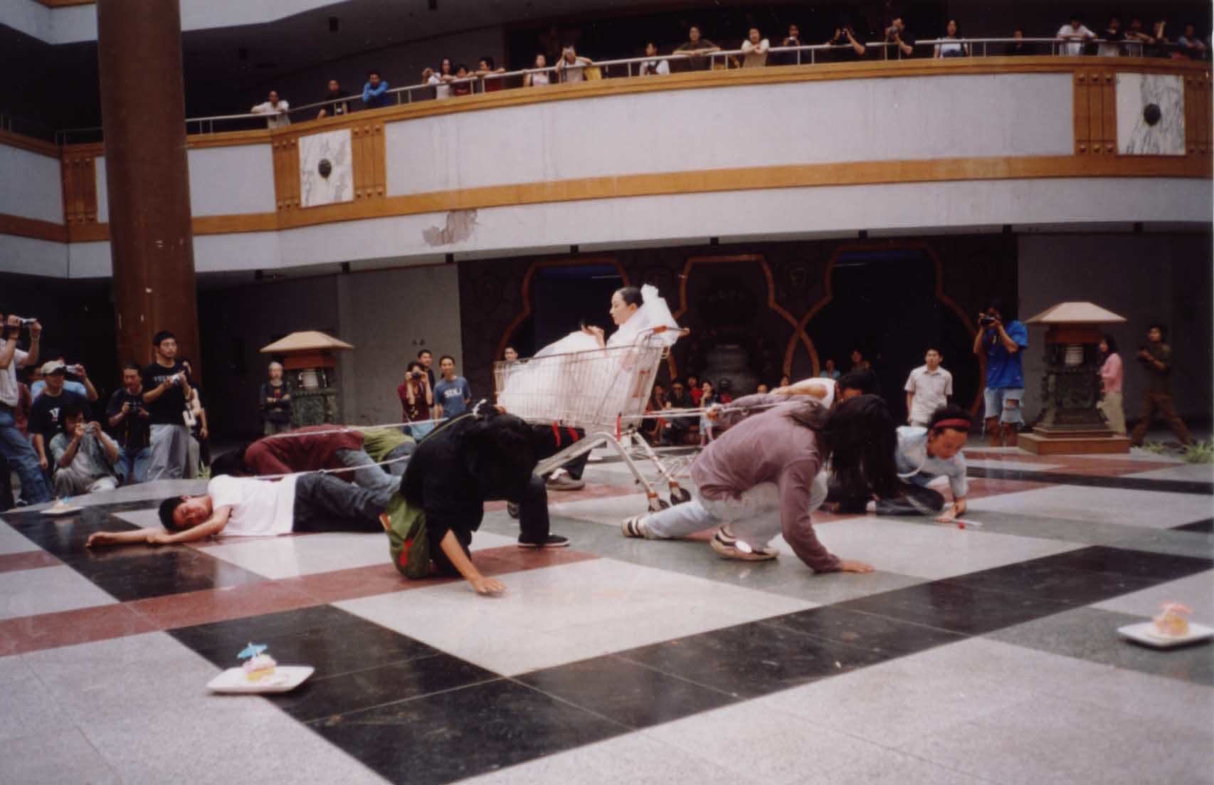 陈秋林 Chen Qiulin, 我存在，我消费，我快乐 I Exist, I Consume and I am Happy, 2003
