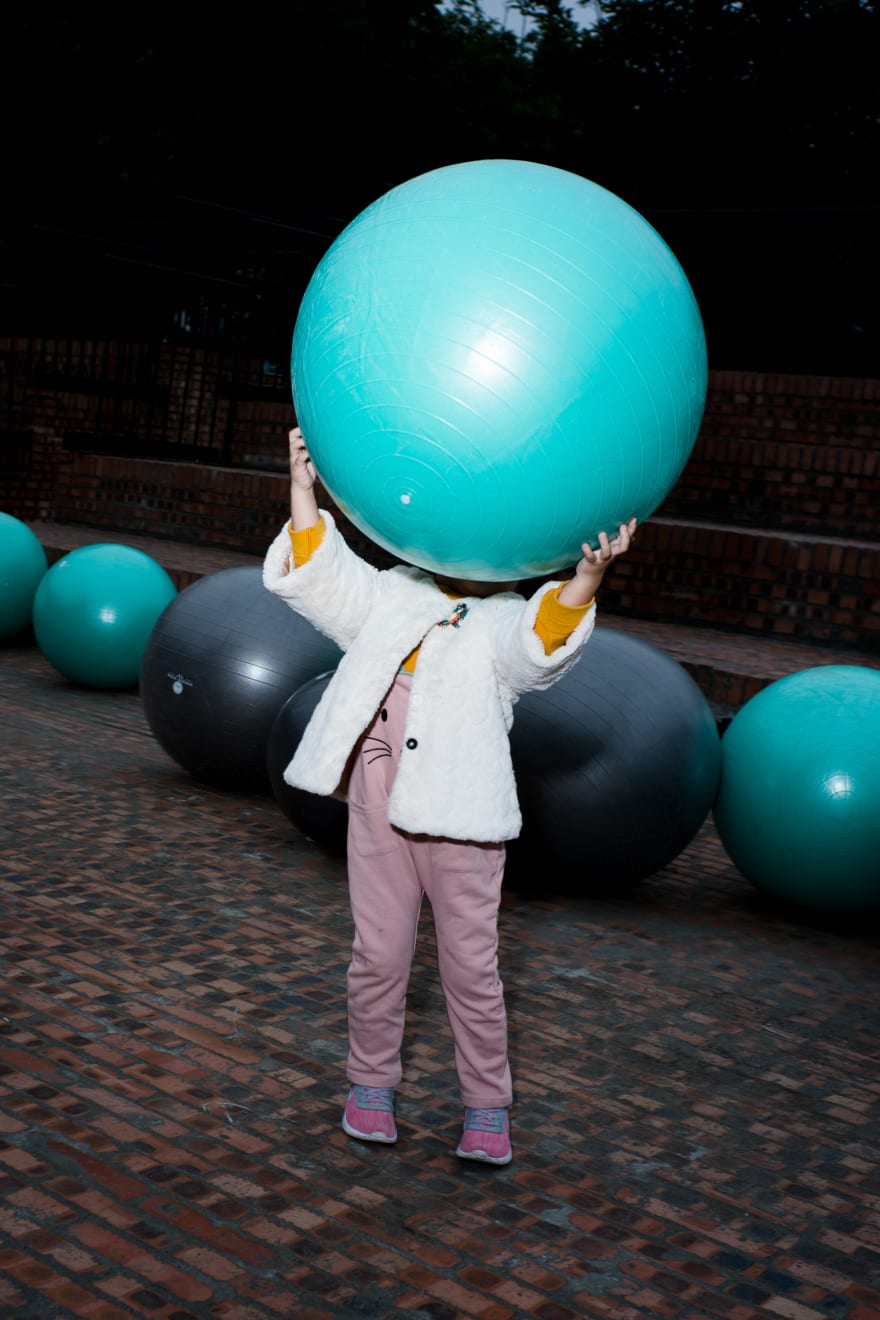 冯立 Feng Li, 气球和女孩 | Balloons and girl,, 2017