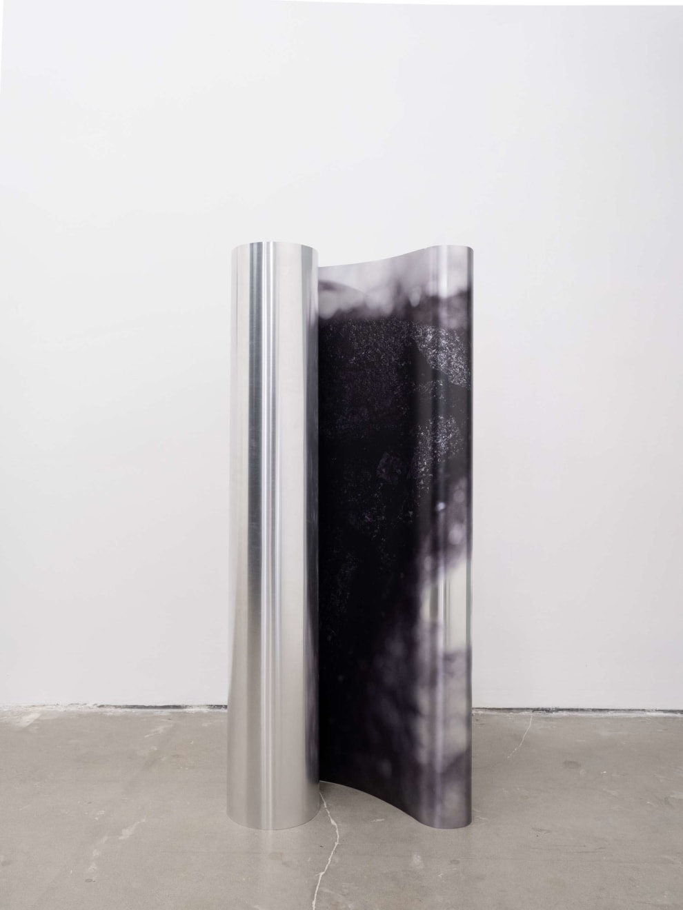 陈萧伊 Chen Xiaoyi, 荒壳心事 Those Meander Worries in Barren Shell Series, 2020-21