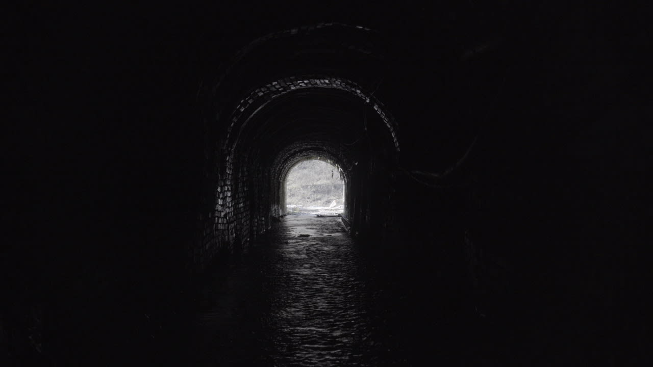 陈萧伊 Chen Xiaoyi, 当特提斯海向西退却，留下残响 When Tethys Sea retreats westward, leaving the reverberation, 2022