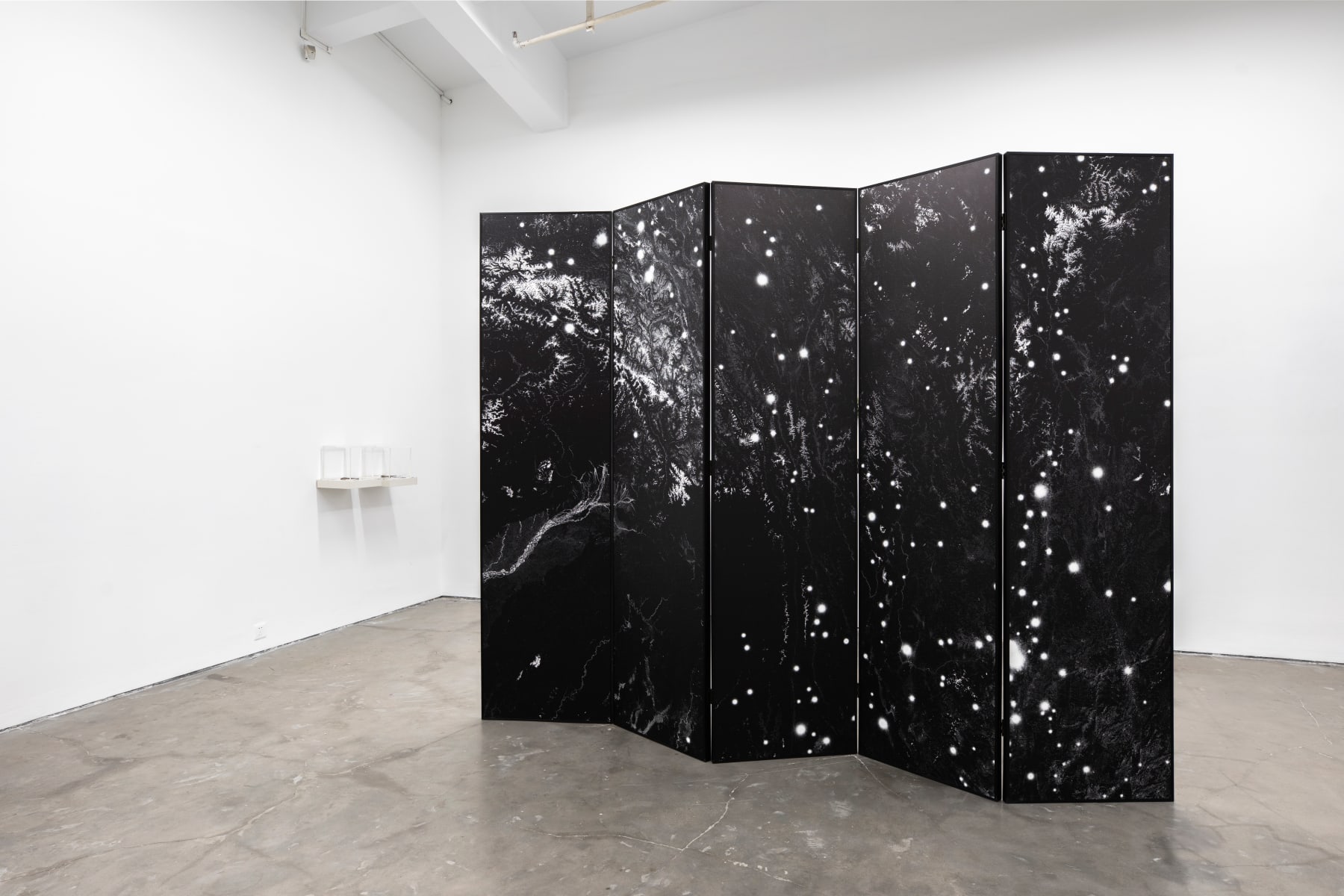 陈萧伊 Chen Xiaoyi, 横断地星图 A Star Atlas from Hengduan's Core, 2022