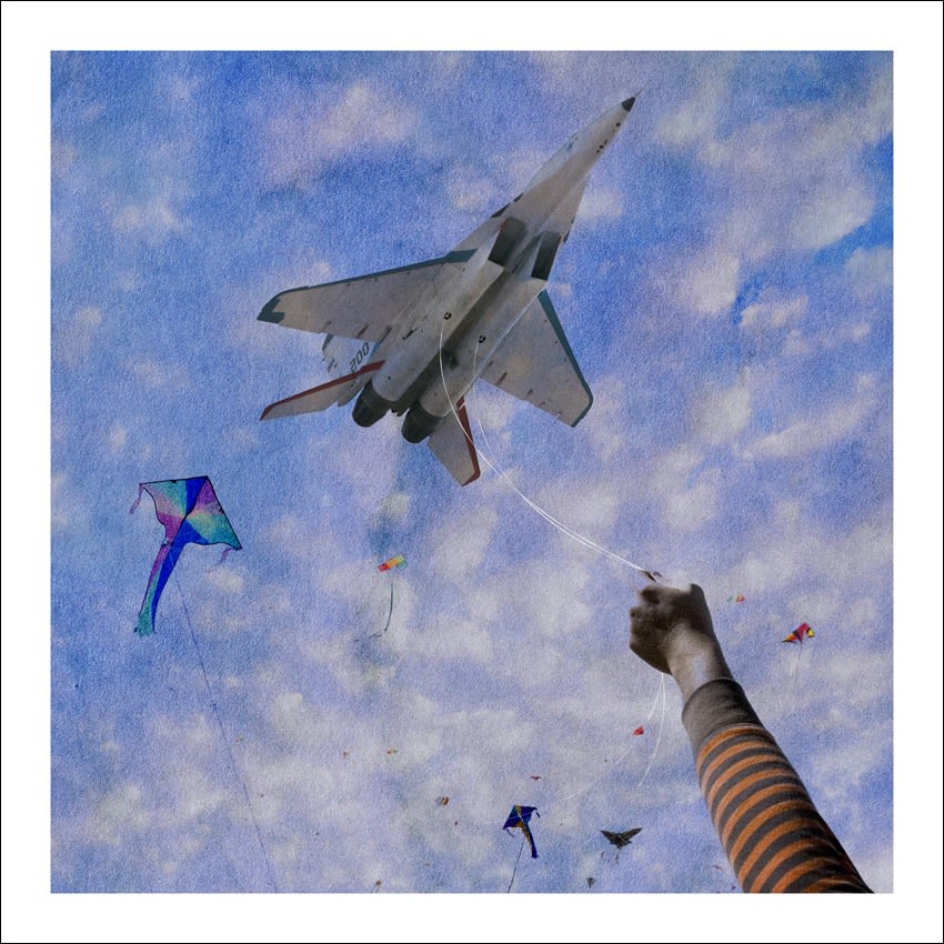 Tammam Azzam, MiG Kite, 2012