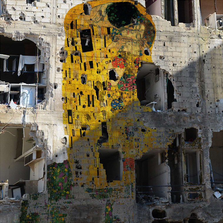 Tammam Azzam, Syrian Museum - Gustav Klimt's The Kiss (Freedom Graffiti), 2013
