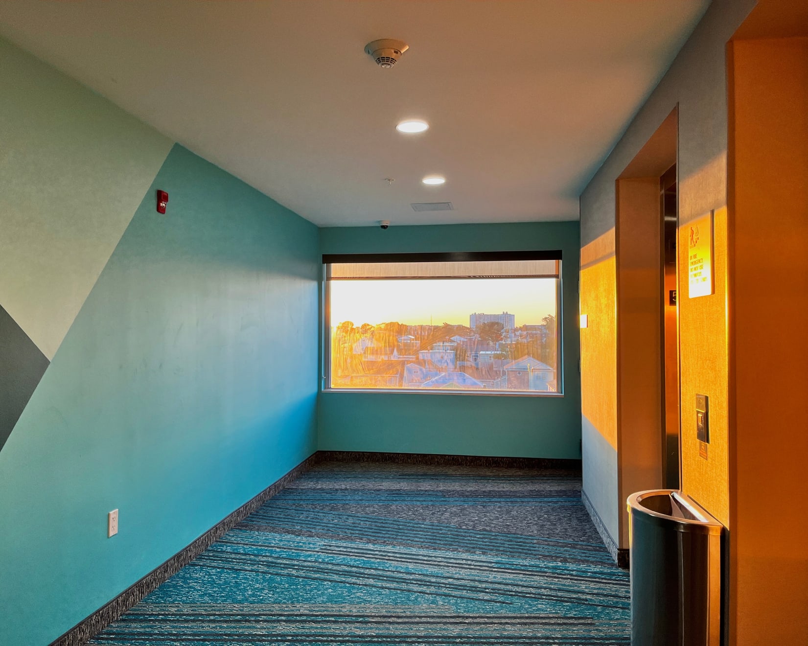Anna Fox & Karen Knorr, Avid Hotel, Revere, Boston, 2023