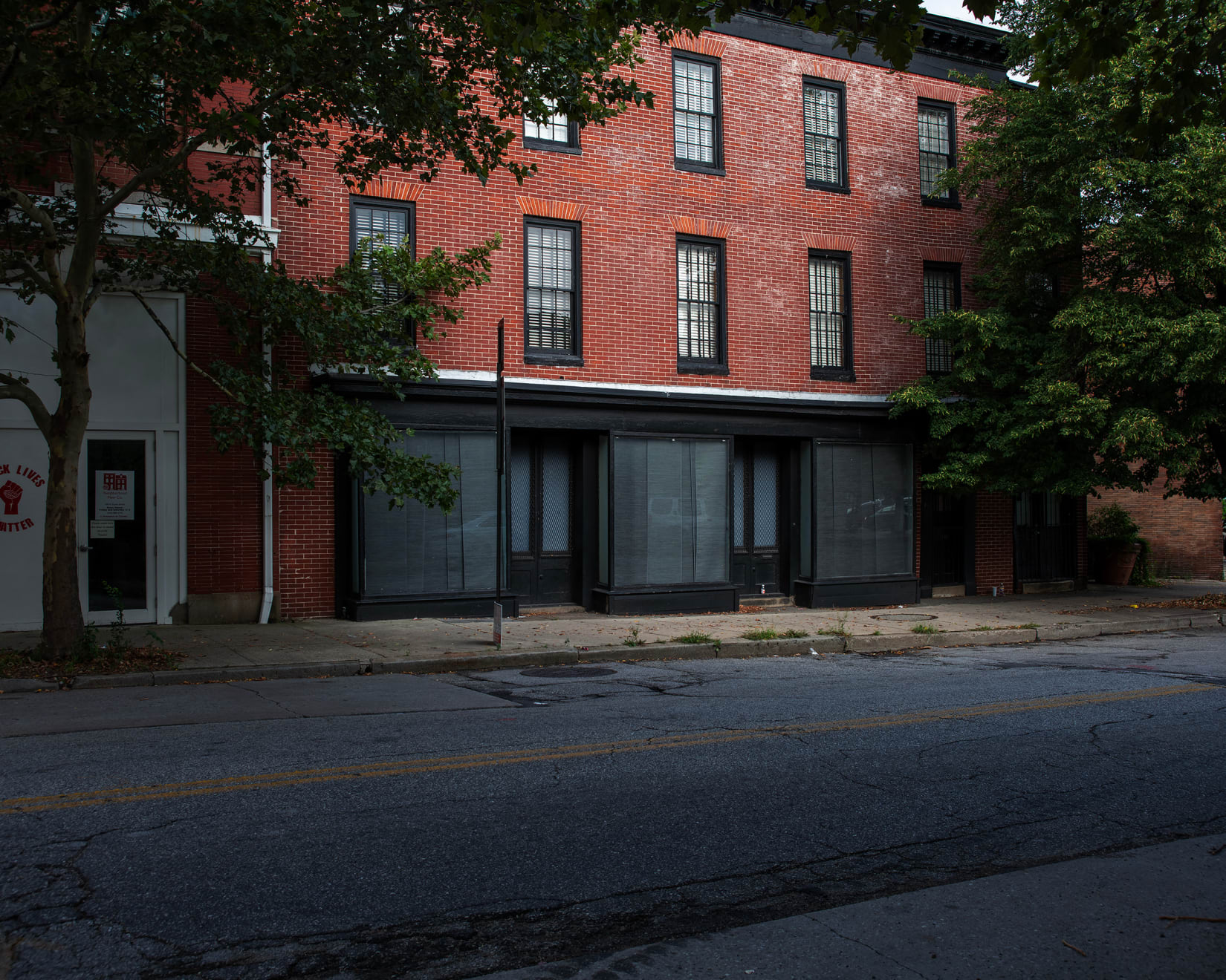 Anna Fox & Karen Knorr, Baltimore Midtown, 2022