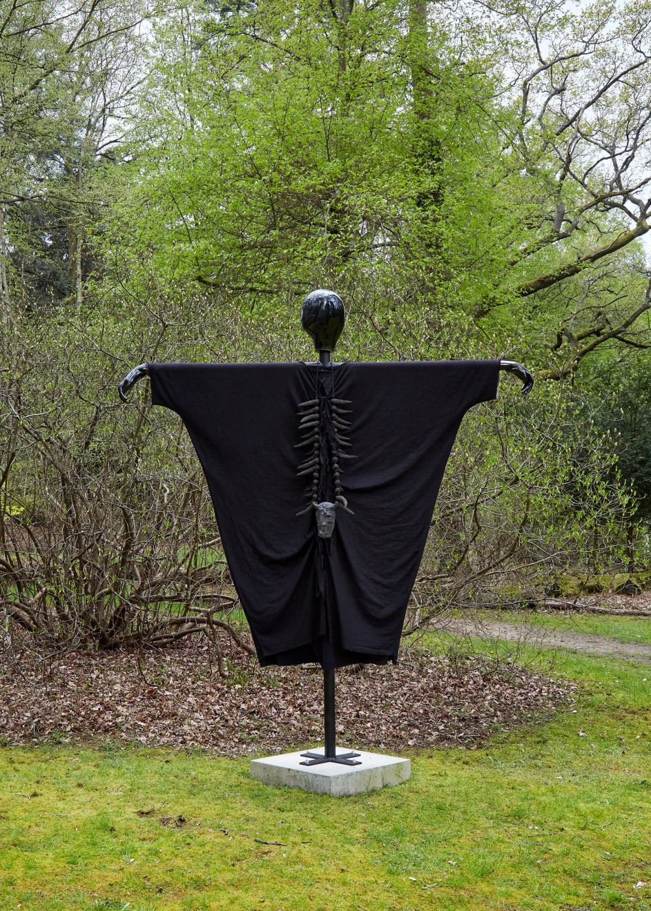 Henry Hussey, Untitled (Scarecrow III), 2023