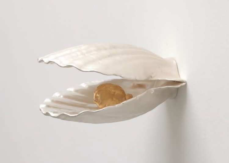 Victor Lim Seaward, Objet (Clam with Head), 2023